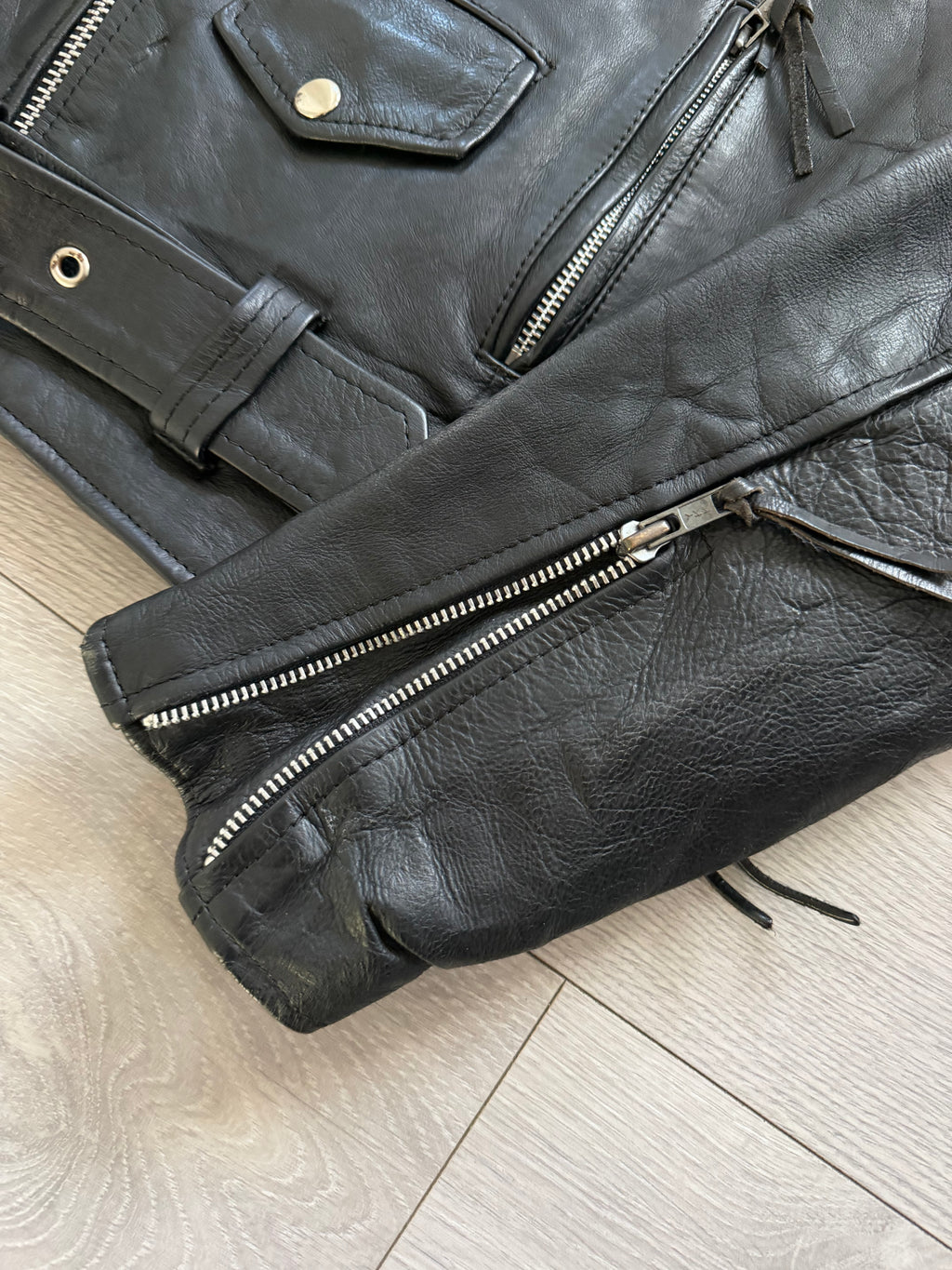 Vintage 1990s Black Leather Belted Biker Jacket  - Size S
