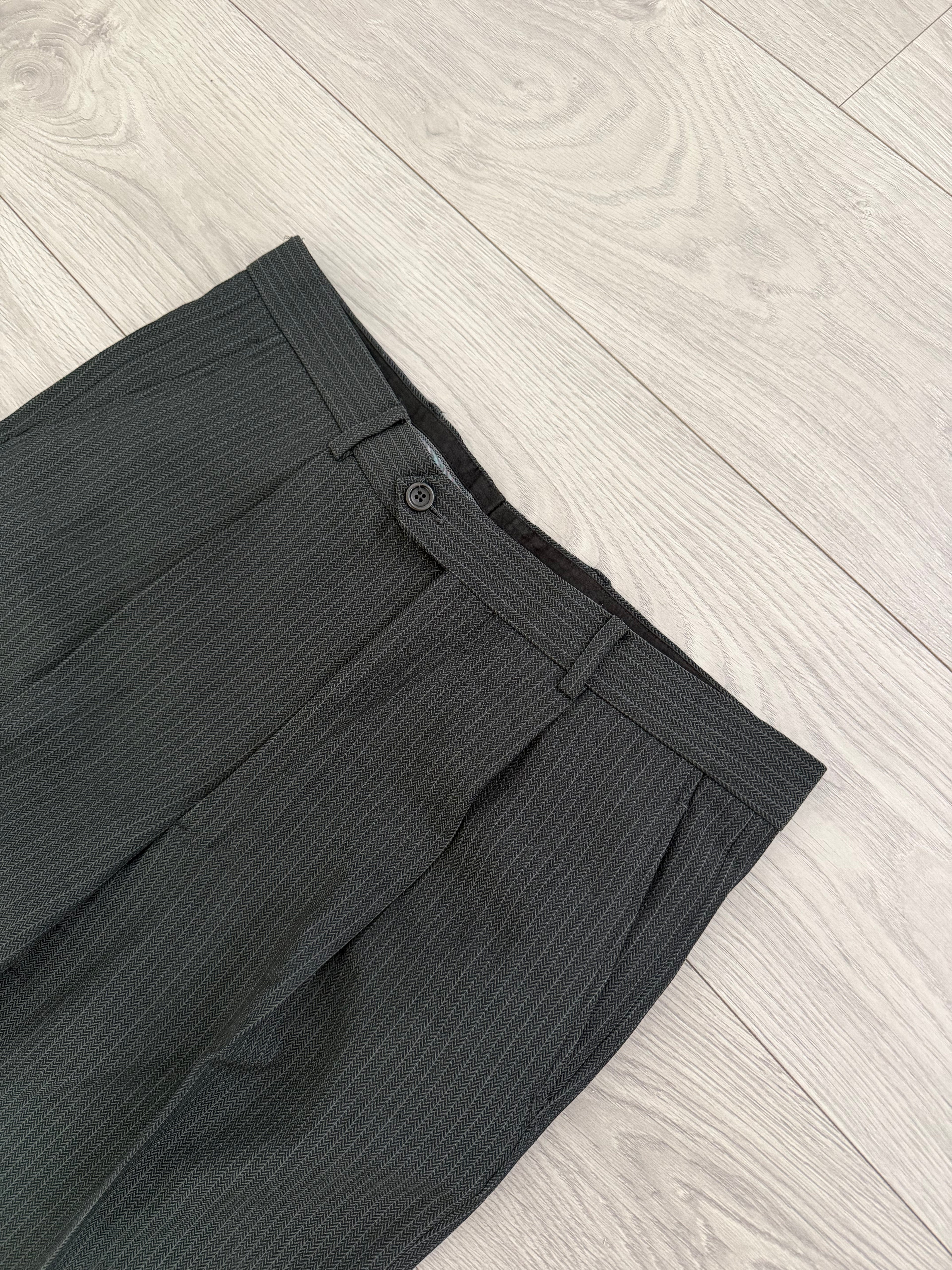 Armani 1990s Peaked Lapel Double Breasted Textured Wool Suit Green Gray - Size M Jacket / 33" Waist