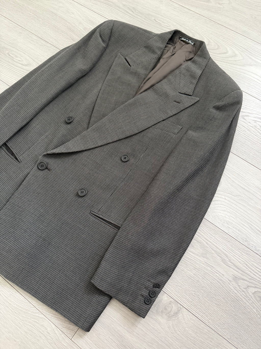 Giorgio Armani 1980s Peaked Lapel Double Breasted Textured Wool Suit Taupe Espresso Grey - Size M Jacket / 30" Waist