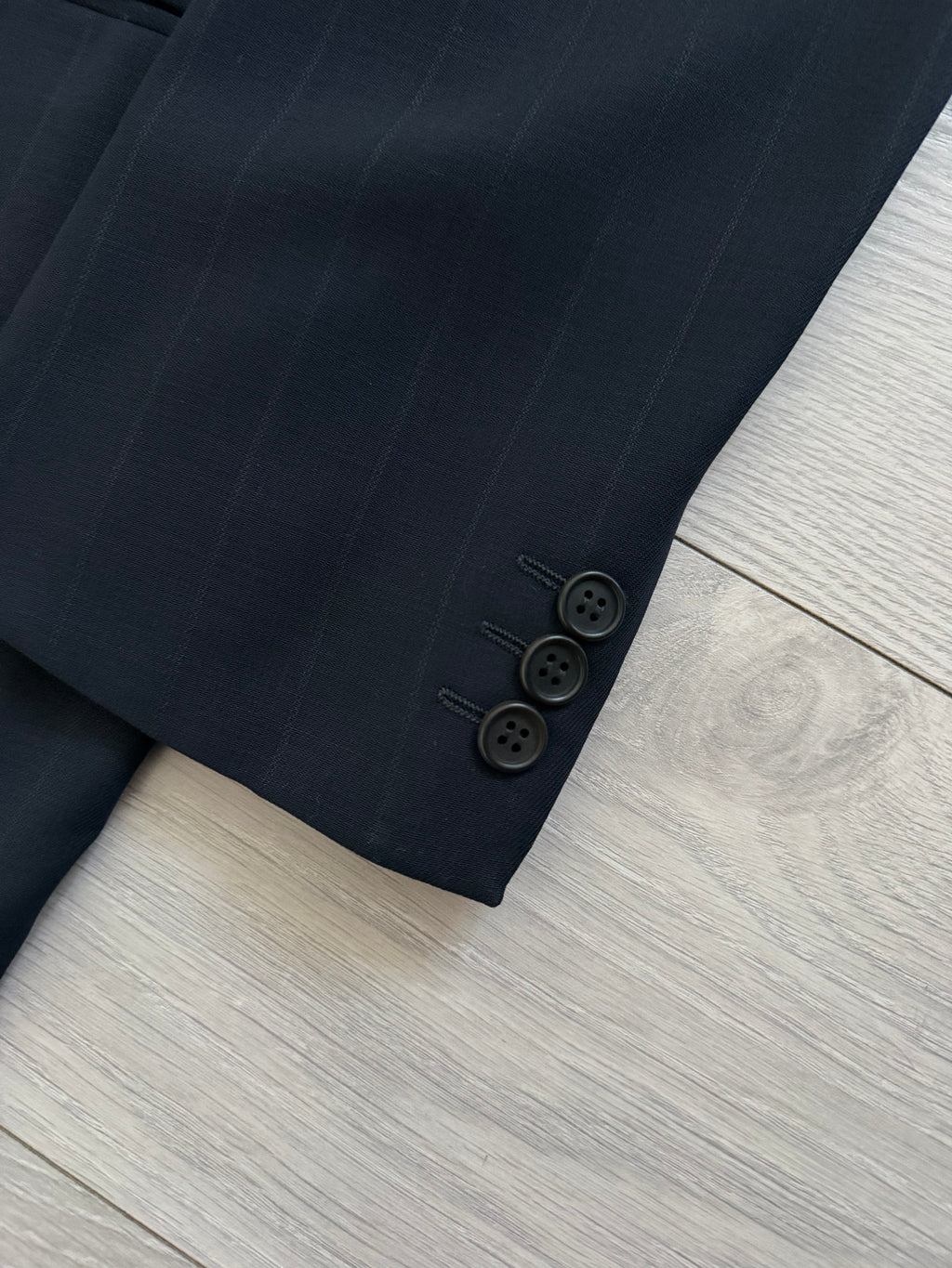 Giorgio Armani Black Label 1990s Peaked Lapel Double Breasted Draped Wool Pleated Suit Navy - Size L Jacket / 34" Waist