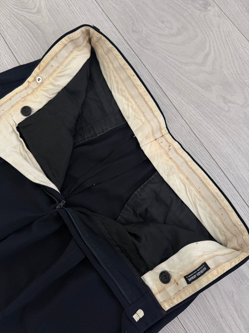 Giorgio Armani Black Label 1990s Peaked Lapel Double Breasted Draped Wool Pleated Suit Navy - Size L Jacket / 34" Waist