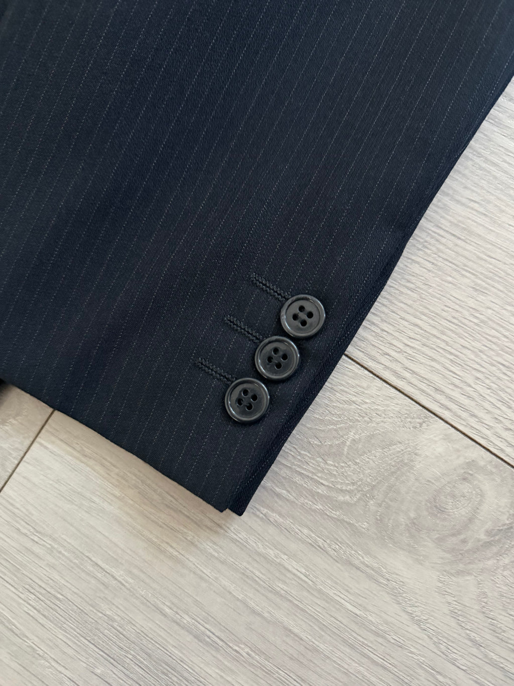 Giorgio Armani 1980s Peaked Lapel Double Breasted Pinstriped Wool Pleated Suit Navy - Size M Jacket / 32" Waist