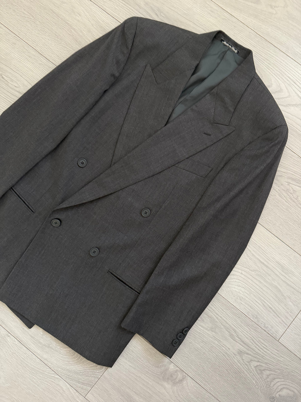 Giorgio Armani 1980s Peaked Lapel Double Breasted Wool Pleated Suit Grey - Size M Jacket / 32" Waist