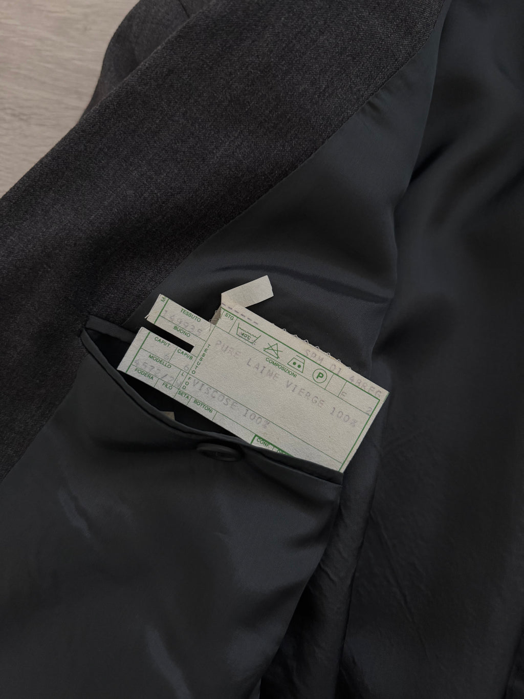 Giorgio Armani 1980s Peaked Lapel Double Breasted Wool Pleated Suit Grey - Size M Jacket / 32" Waist