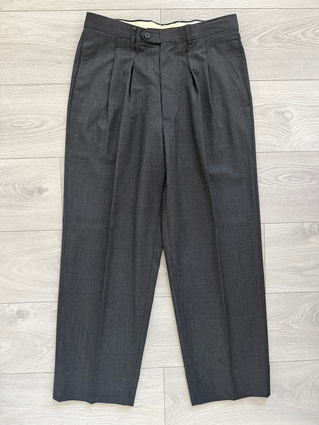 Giorgio Armani 1980s Peaked Lapel Double Breasted Wool Pleated Suit Grey - Size M Jacket / 32" Waist