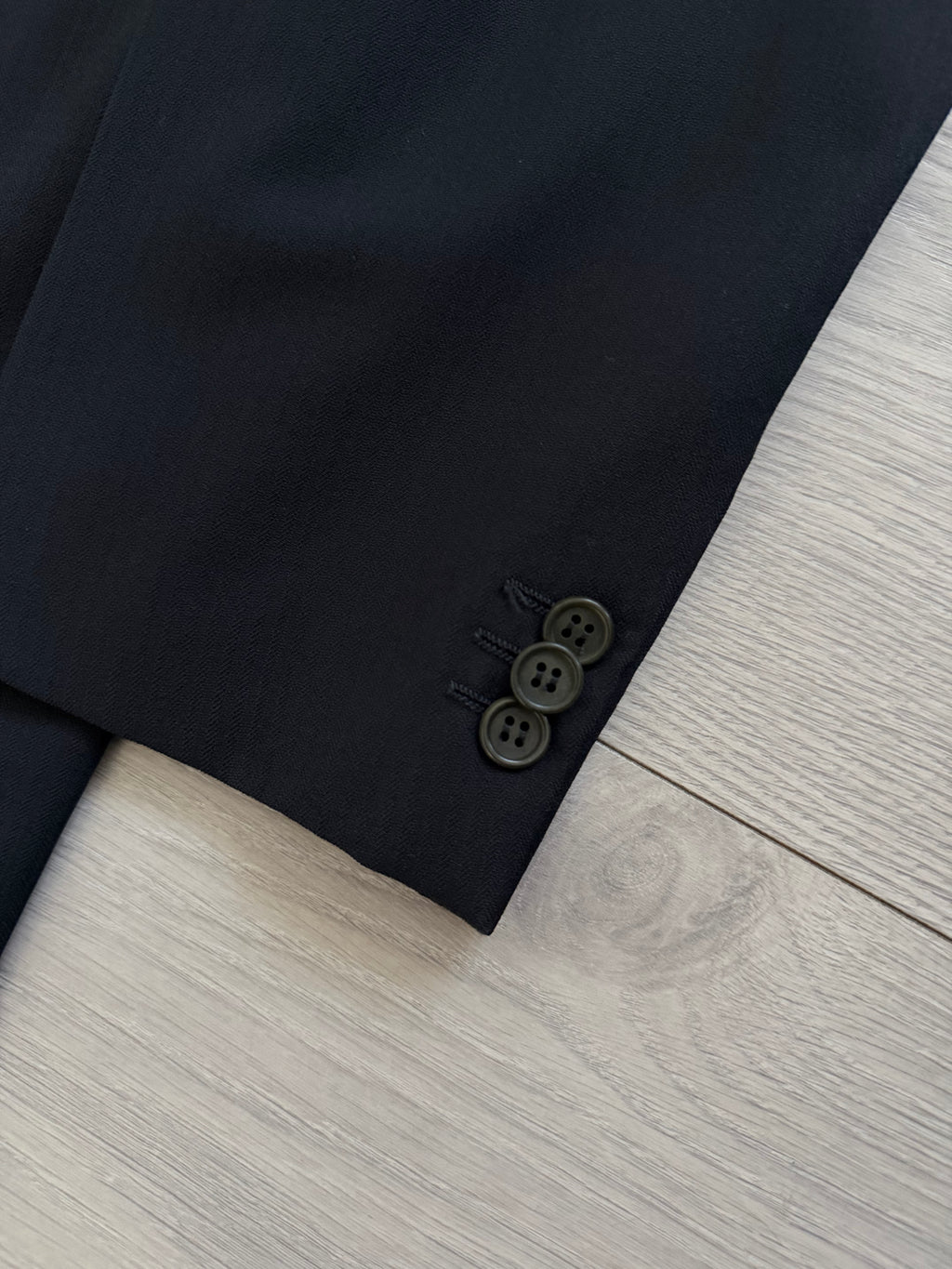 Giorgio Armani Black Label 1990s Peaked Lapel Double Breasted Draped Wool Pleated Suit Navy - Size XL Jacket / 36" Waist