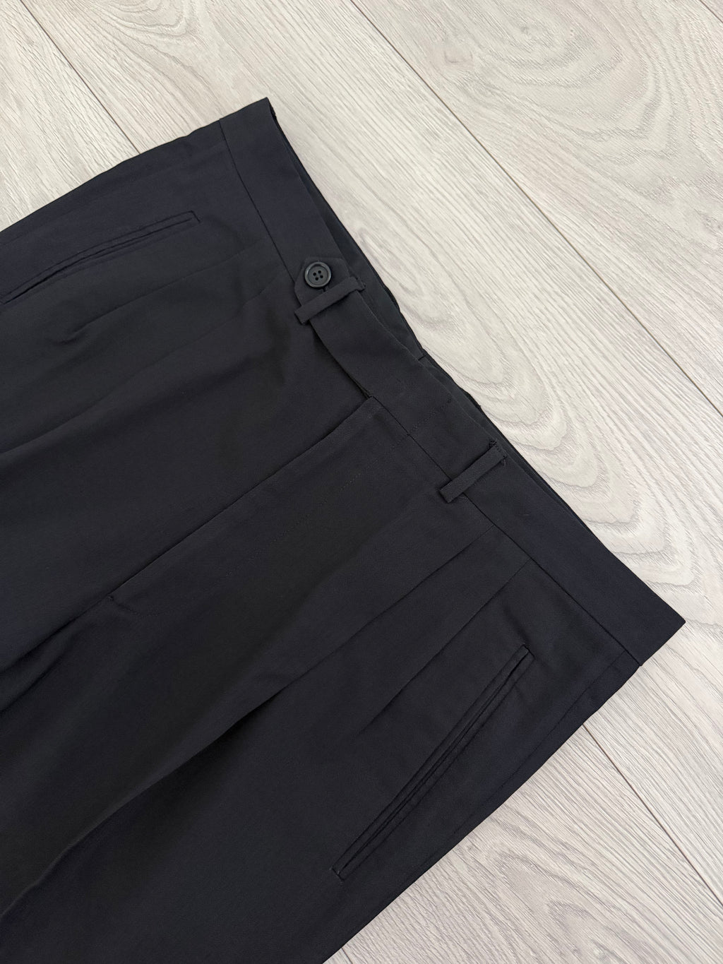 Giorgio Armani Black Label 1990s Peaked Lapel Double Breasted Draped Wool Pleated Suit Navy - Size XL Jacket / 36" Waist