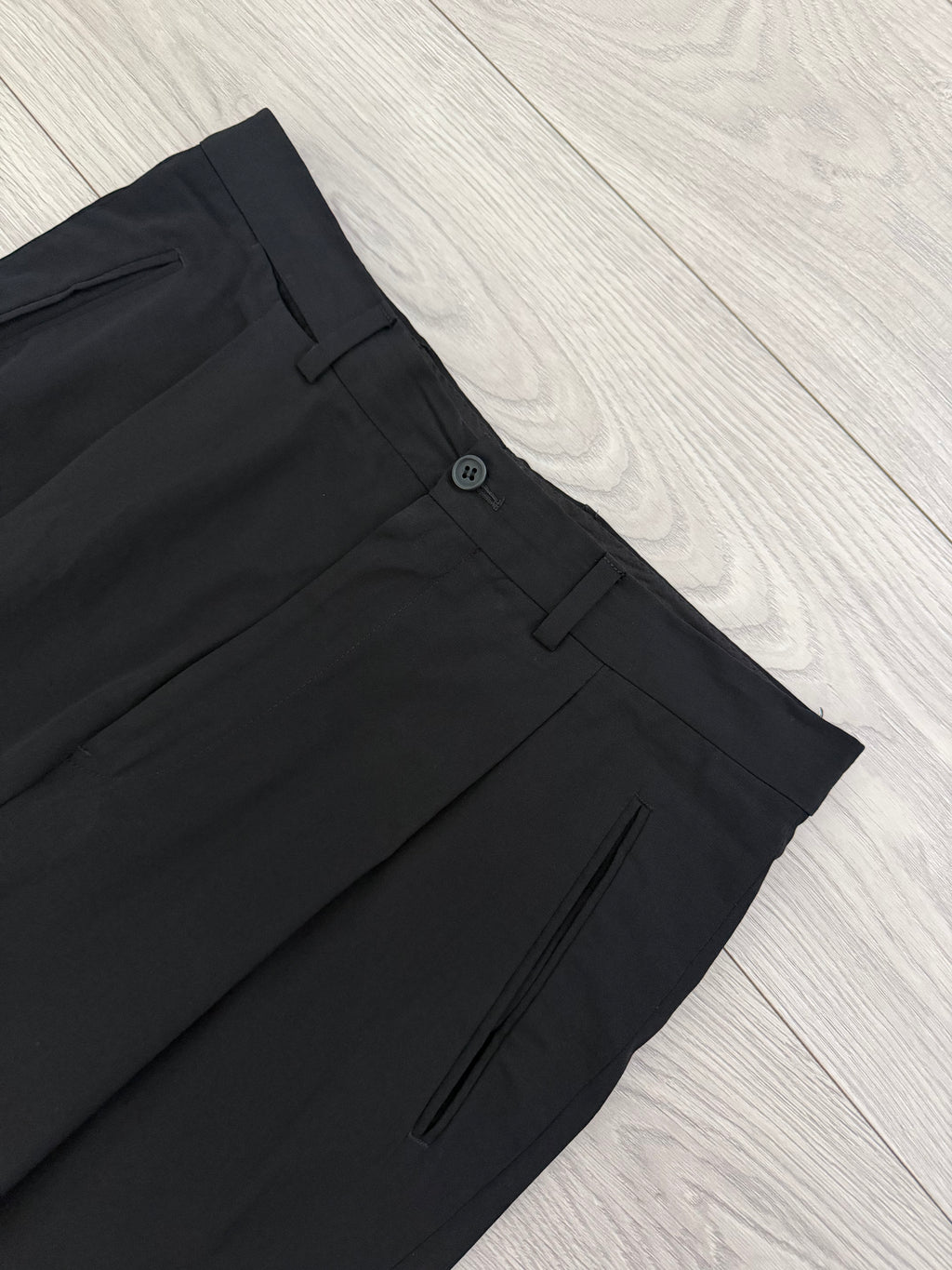 Giorgio Armani 1980s 2B Black Pleated Wool Cotton Suit - Size S Jacket / 33" Waist