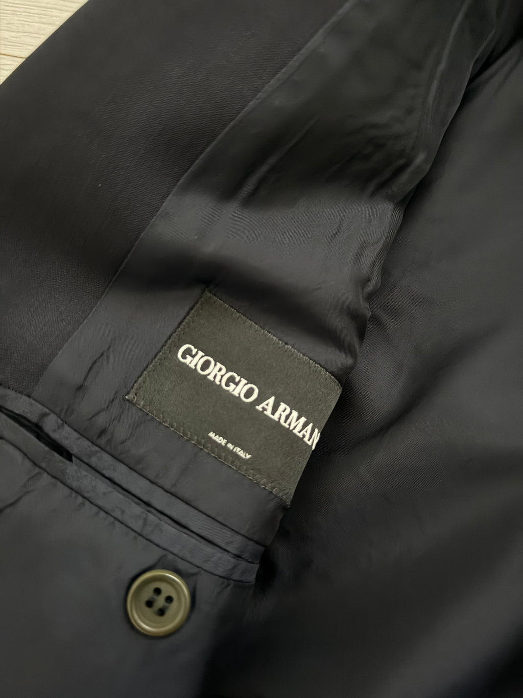 Giorgio Armani Black Label 1990s 2B Pleated Navy Wool Silk Suit - Size L Jacket / 34" Waist