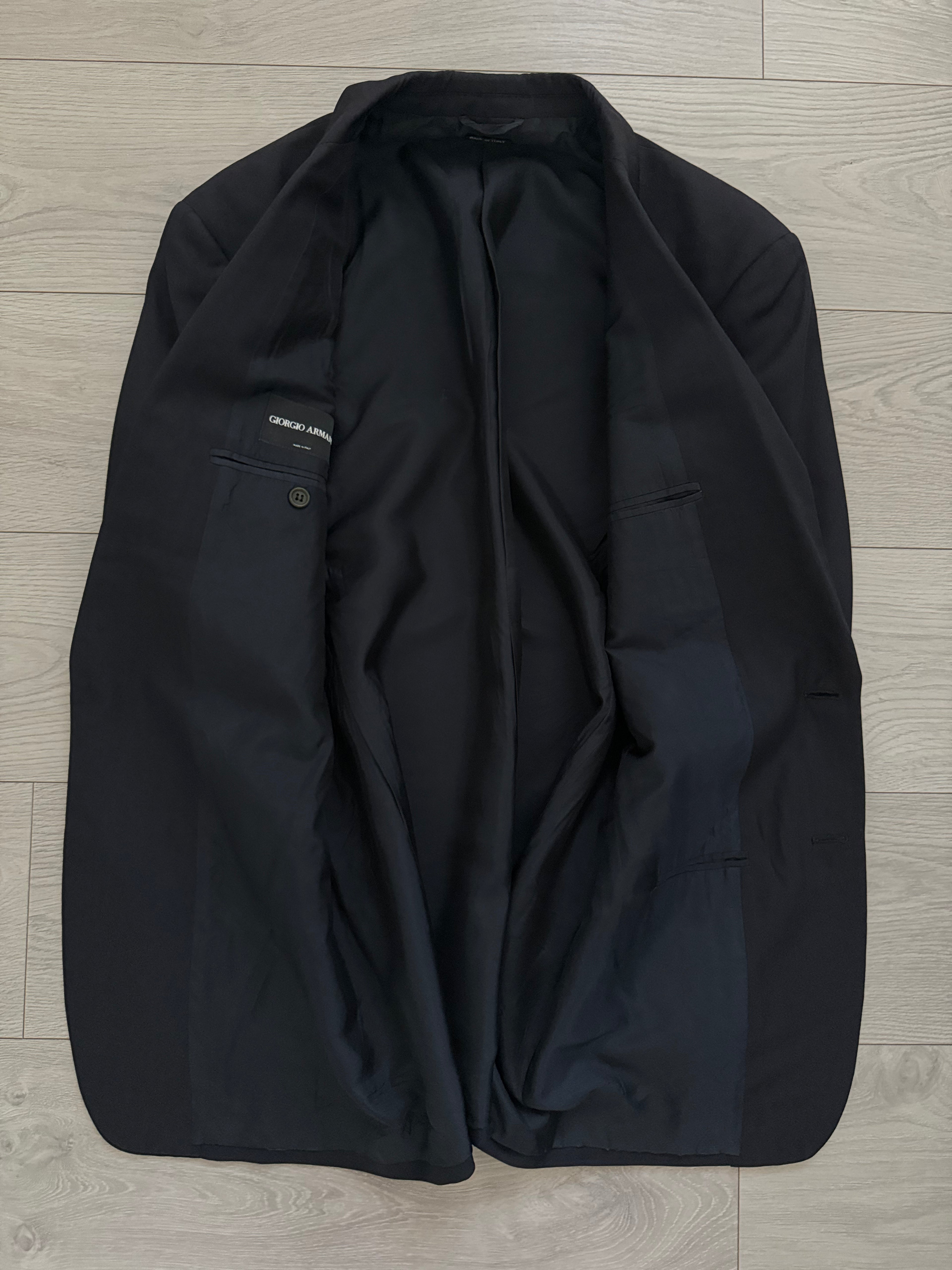 Giorgio Armani Black Label 1990s 2B Pleated Navy Wool Silk Suit - Size L Jacket / 34" Waist