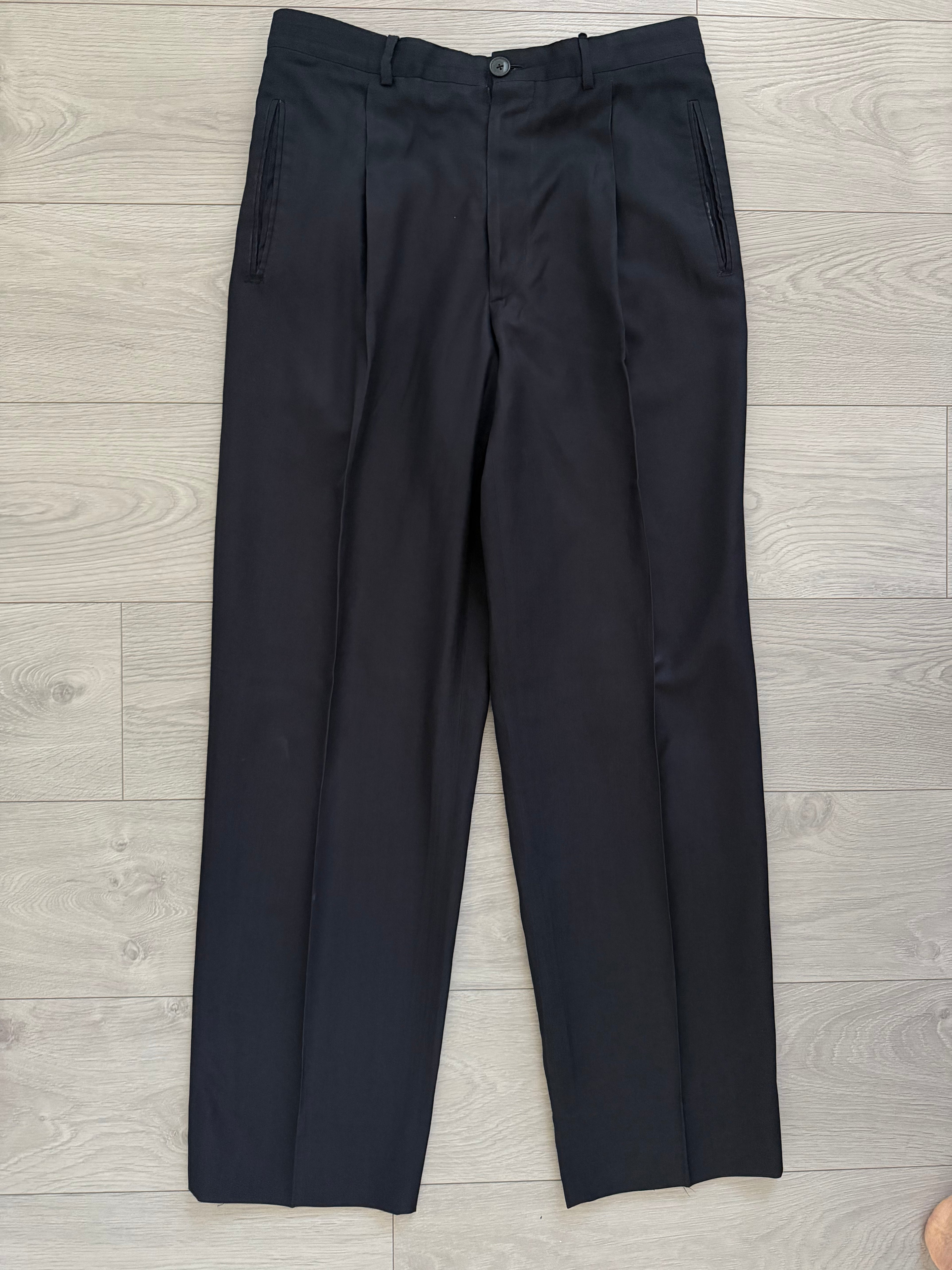 Giorgio Armani Black Label 1990s 2B Pleated Navy Wool Silk Suit - Size L Jacket / 34" Waist