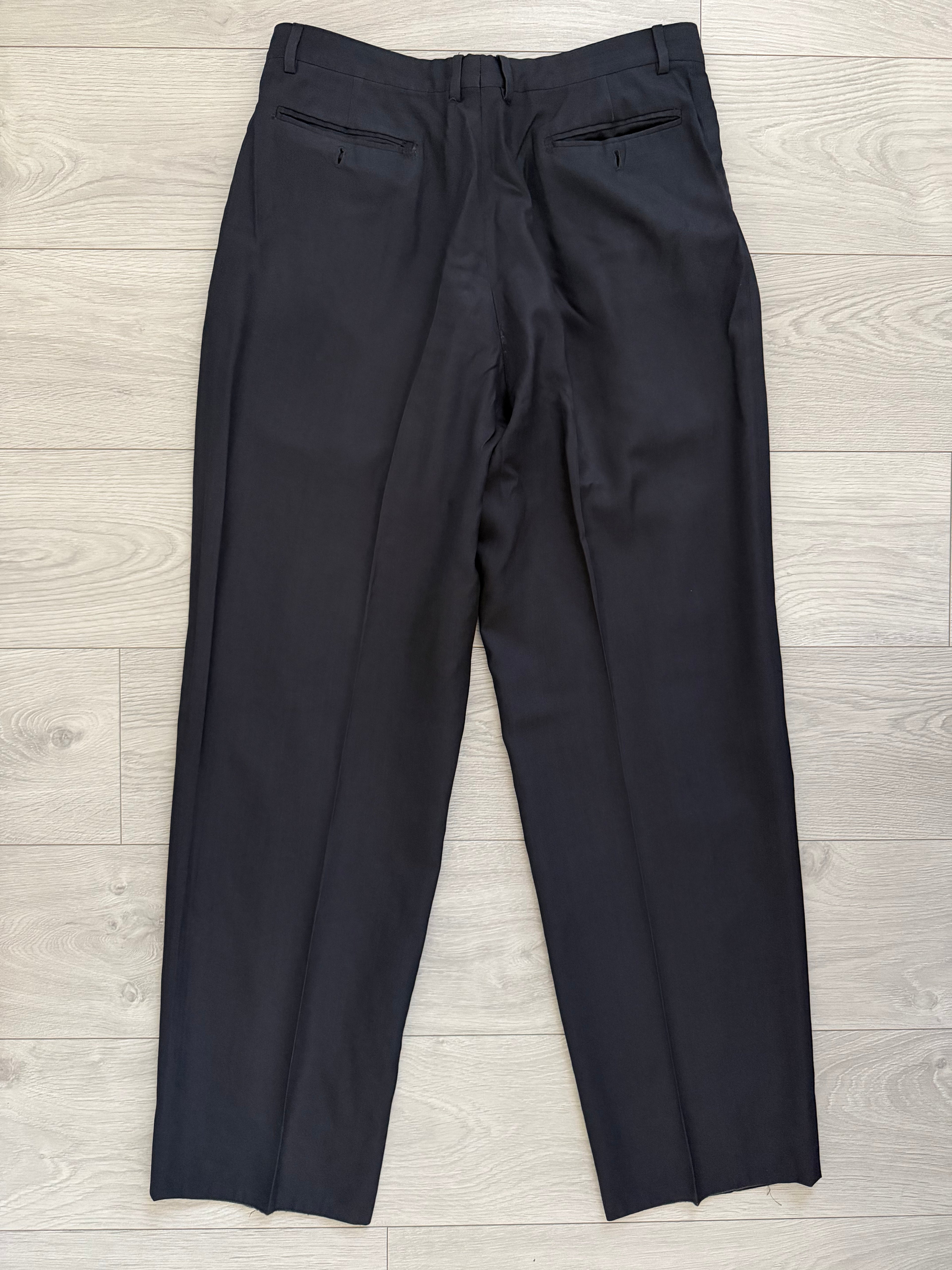Giorgio Armani Black Label 1990s 2B Pleated Navy Wool Silk Suit - Size L Jacket / 34" Waist