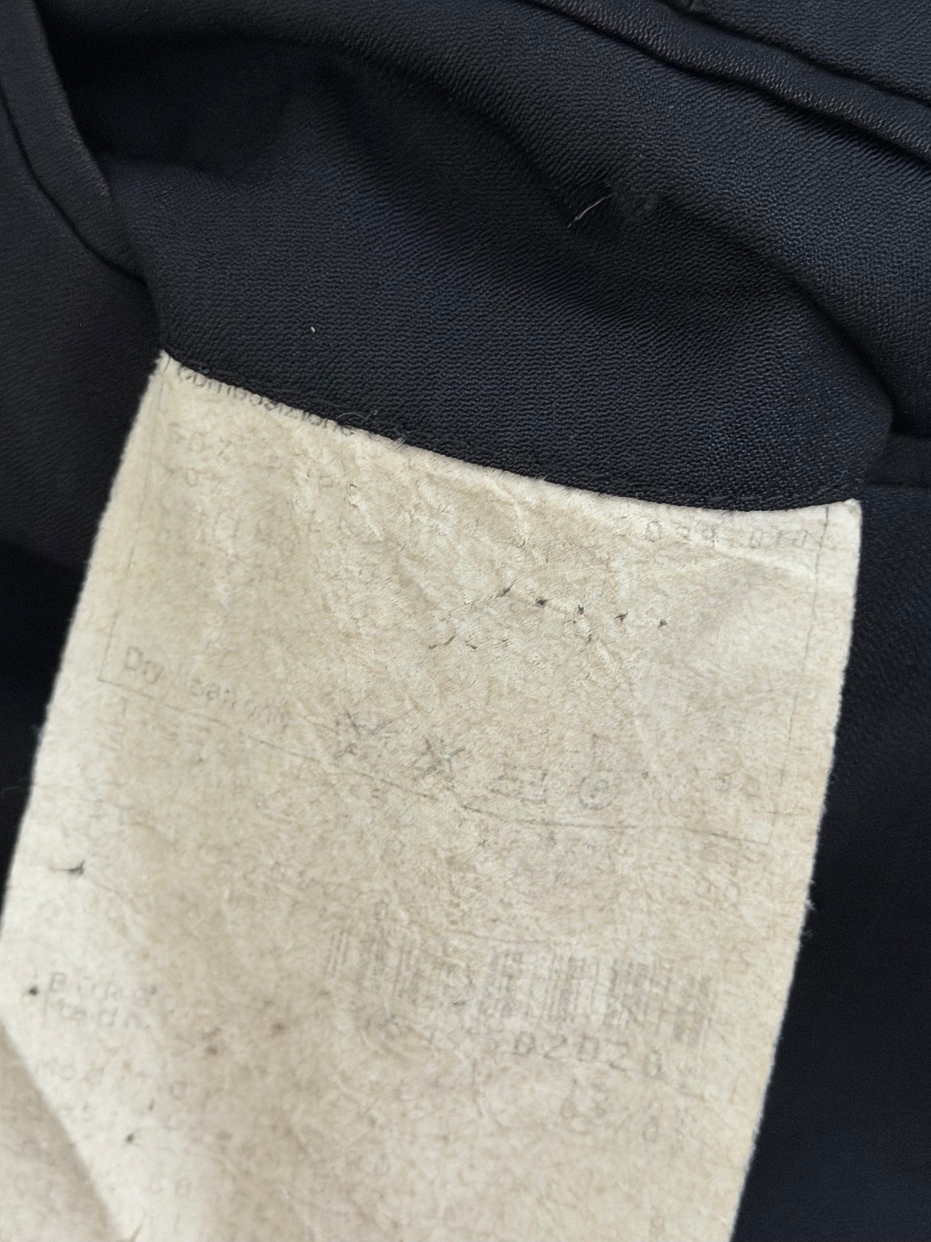 Giorgio Armani Black Label 1990s 2B Pleated Navy Wool Silk Suit - Size L Jacket / 34" Waist