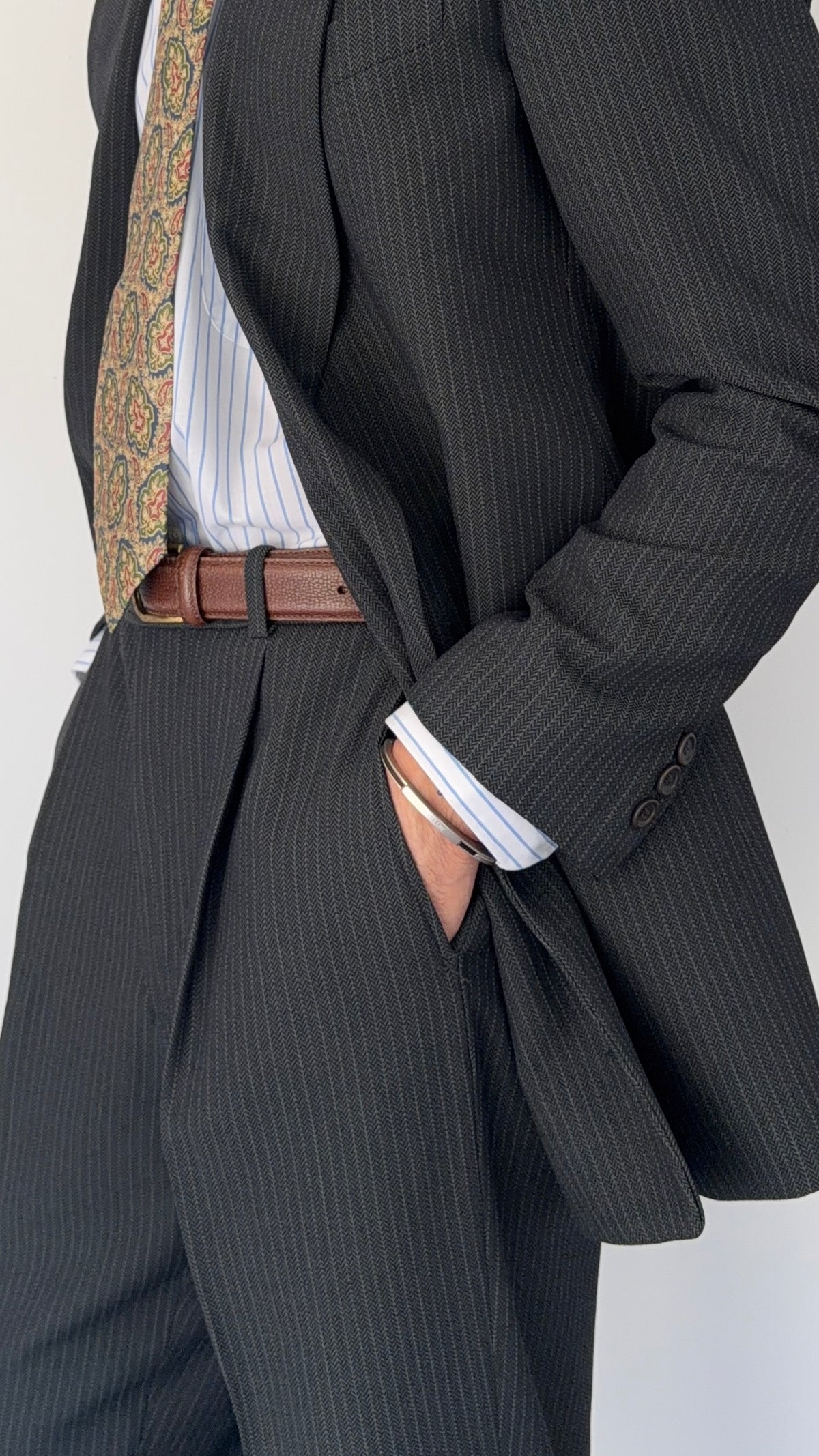 Armani 1990s Peaked Lapel Double Breasted Textured Wool Suit Green Gray - Size M Jacket / 33" Waist