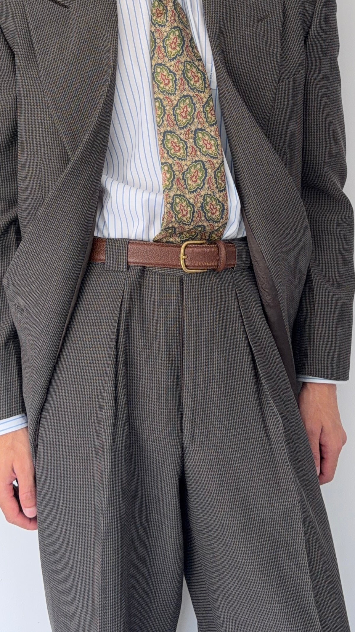Giorgio Armani 1980s Peaked Lapel Double Breasted Textured Wool Suit Taupe Espresso Grey - Size M Jacket / 30" Waist