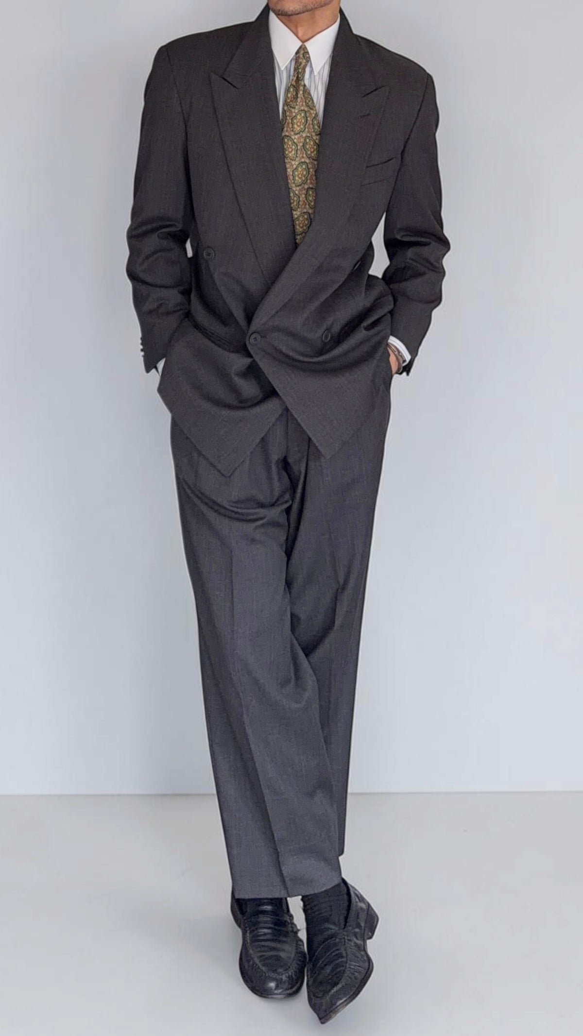 Giorgio Armani 1980s Peaked Lapel Double Breasted Wool Pleated Suit Grey - Size M Jacket / 32" Waist