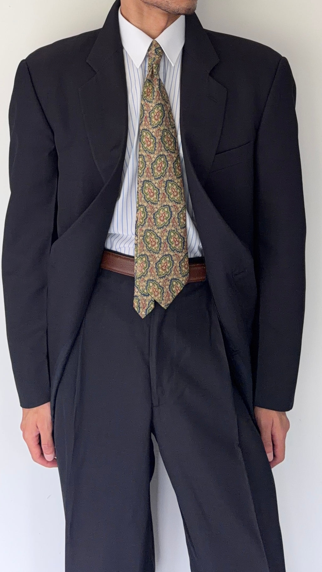 Giorgio Armani Black Label 1990s 2B Pleated Navy Wool Silk Suit - Size L Jacket / 34" Waist