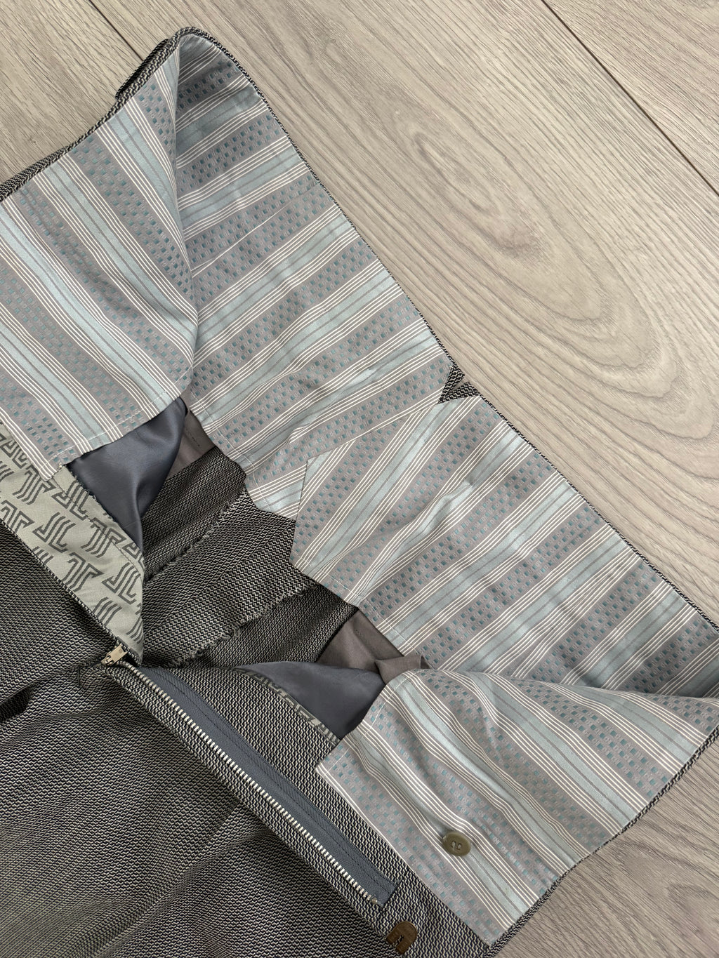 Yves Saint Laurent 1990s 2B Textured Wool Grey Suit - Size L Jacket / 34" Waist