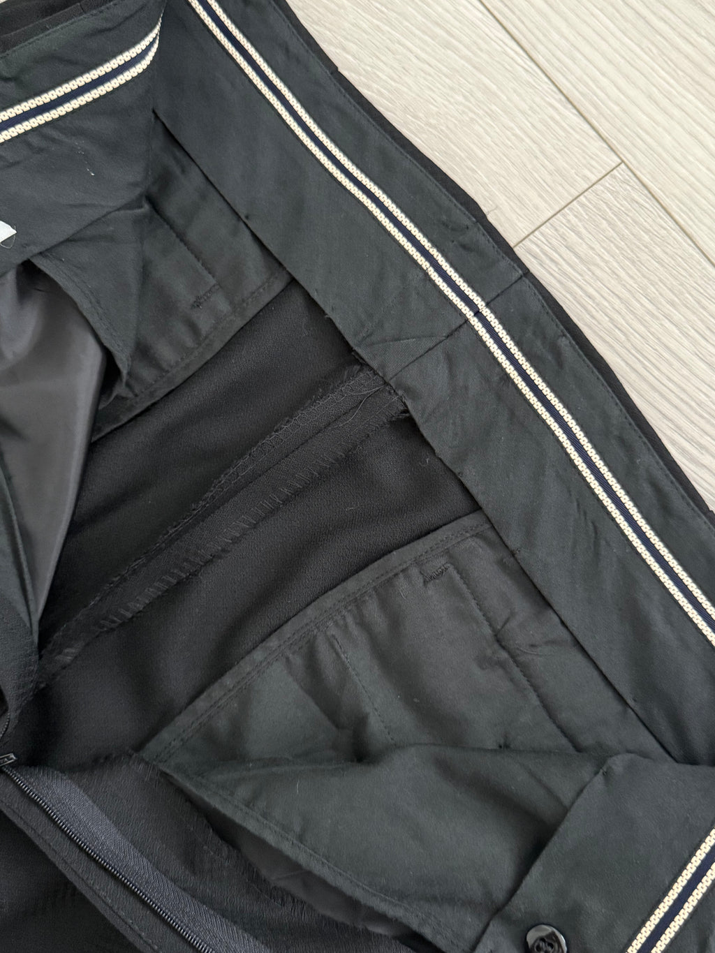 Yves Saint Laurent 1990s 3B Textured Pleated Wool Black Suit - Size S Jacket / 31" Waist