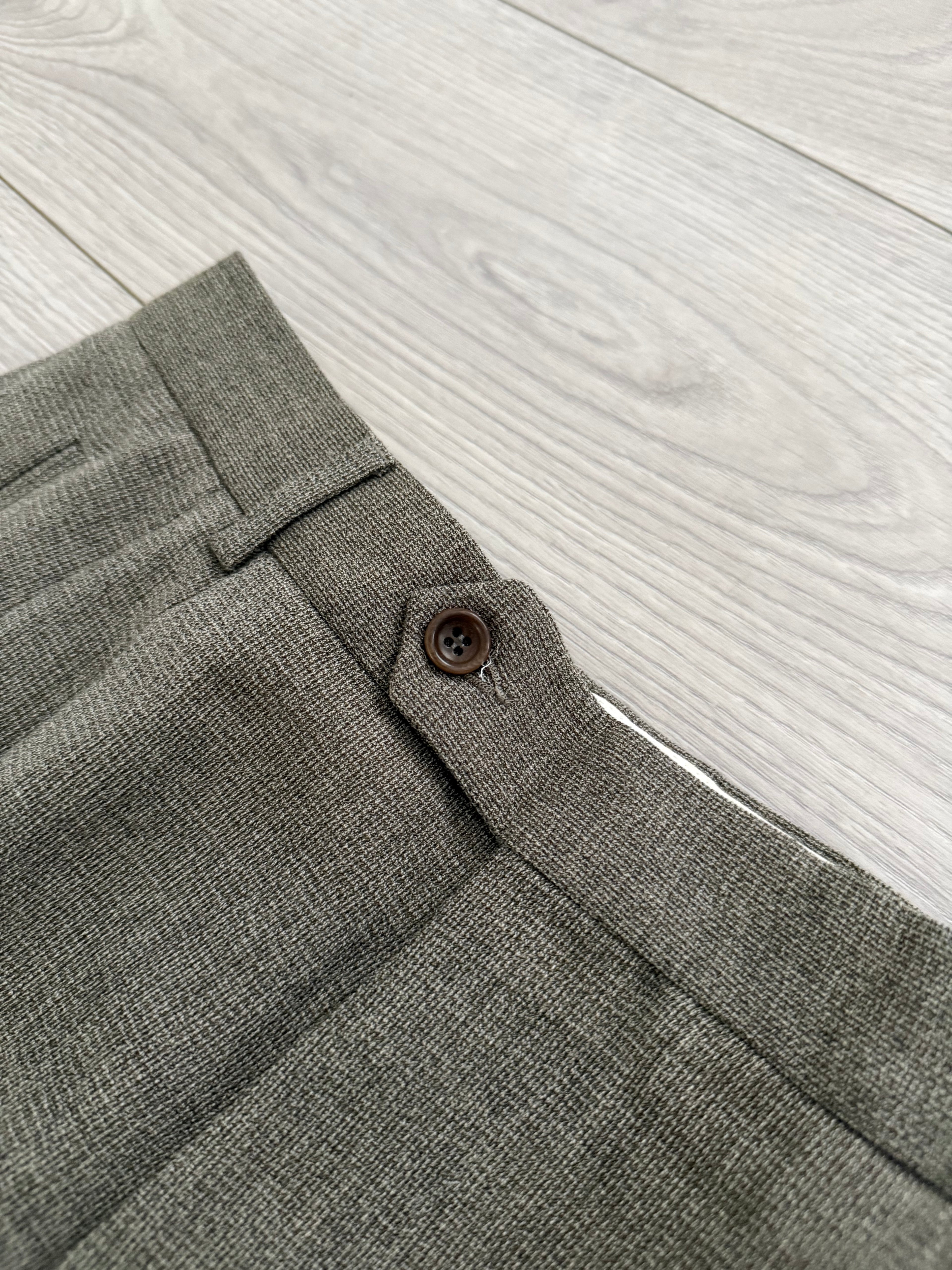 Hugo Boss 1980s Peaked Lapel Double Breasted Cerruti Fabric Wool Suit Taupe Beige - Size S Jacket / 30" Waist
