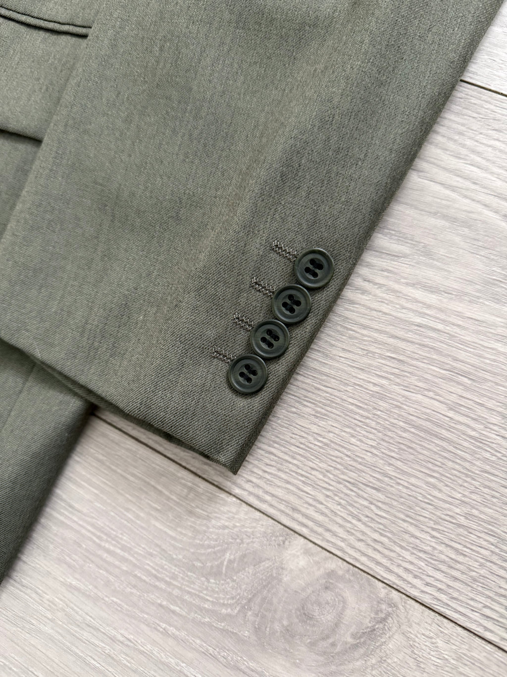 Christian Dior 1980s Peaked Lapel Double Breasted Pleated Wool Suit Taupe Olive - Size XL Jacket / 34" Waist