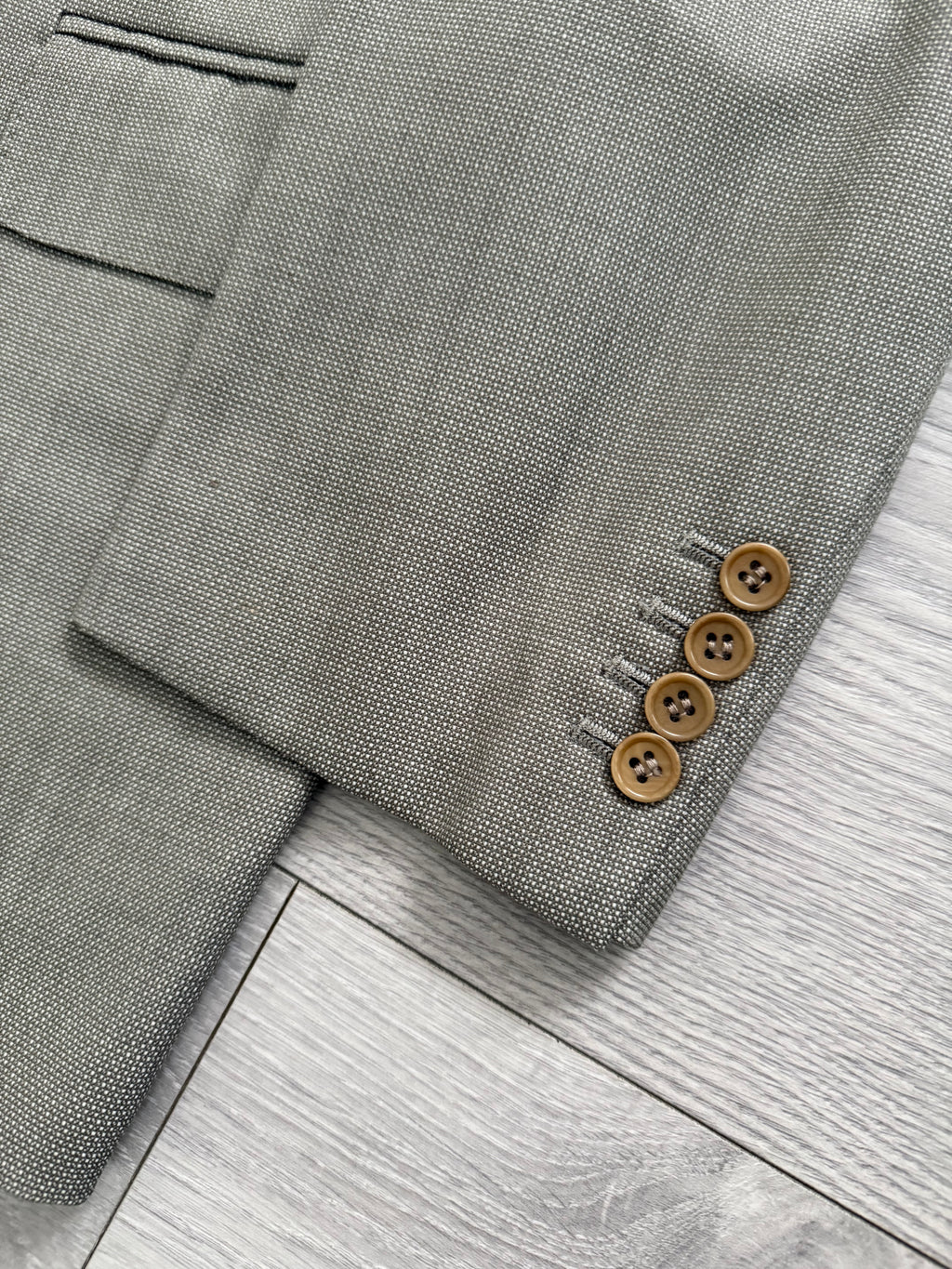 Givenchy 1980s Peaked Lapel Double Breasted Pleated Wool Suit Taupe Beige - Size M Jacket / 32" Waist