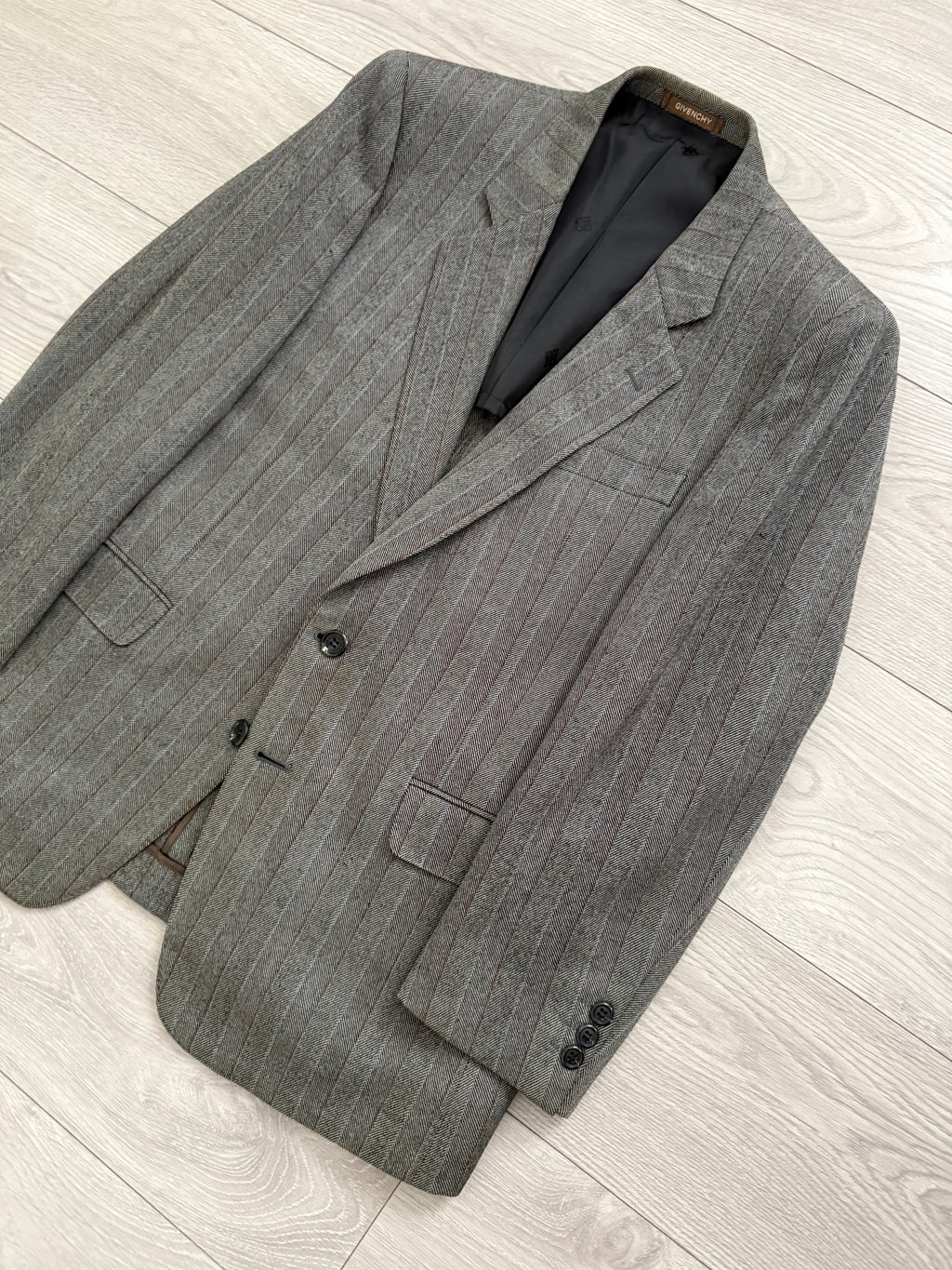 Givenchy 1980s 2B Textured Wool Striped Grey Suit - Size S Jacket / 32" Waist
