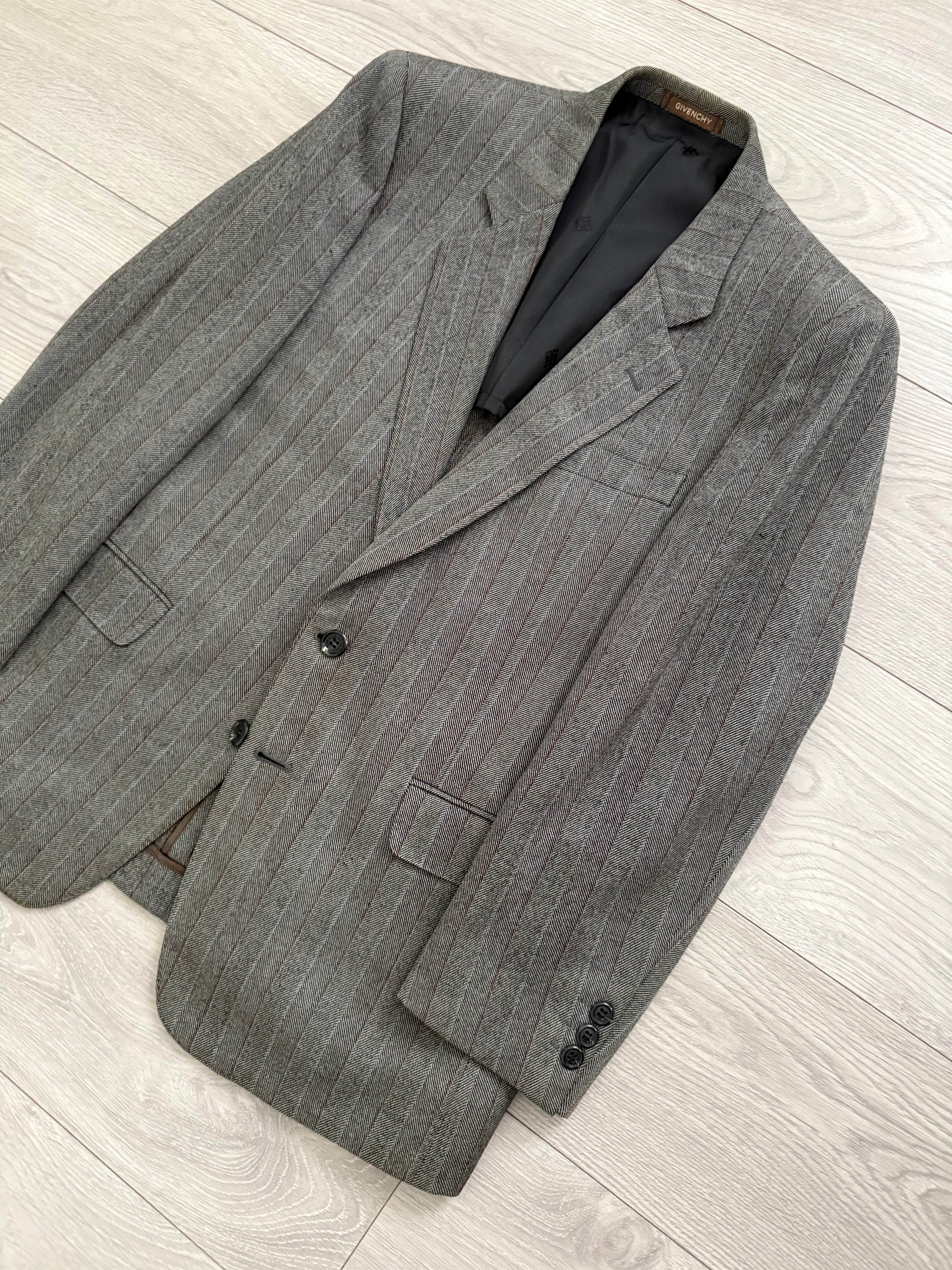 Givenchy 1980s 2B Textured Wool Striped Grey Suit - Size S Jacket / 32" Waist