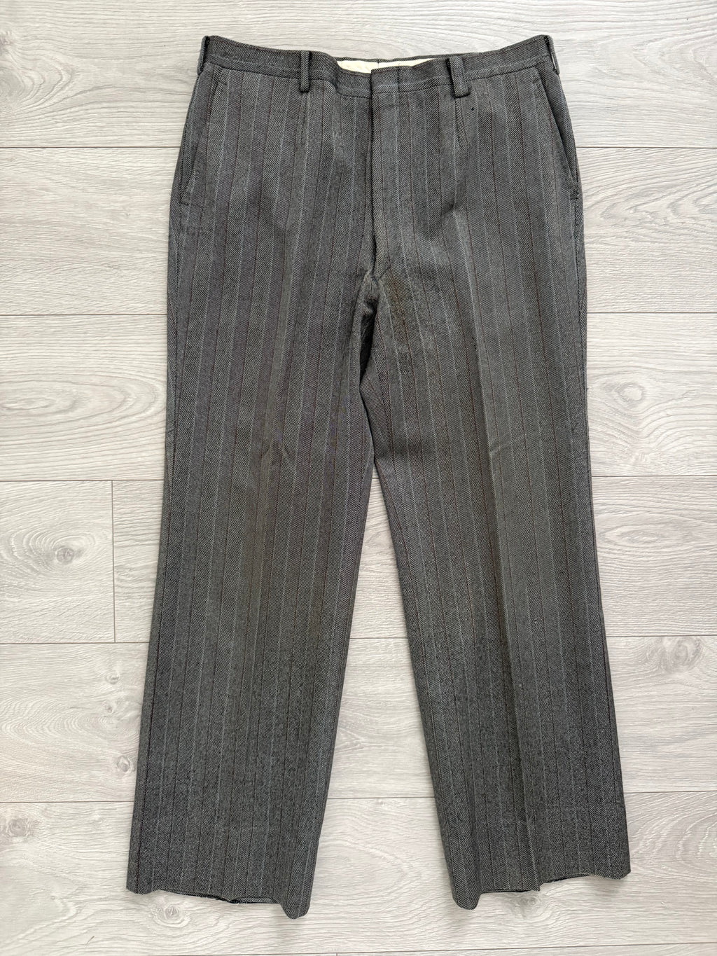 Givenchy 1980s 2B Textured Wool Striped Grey Suit - Size S Jacket / 32" Waist
