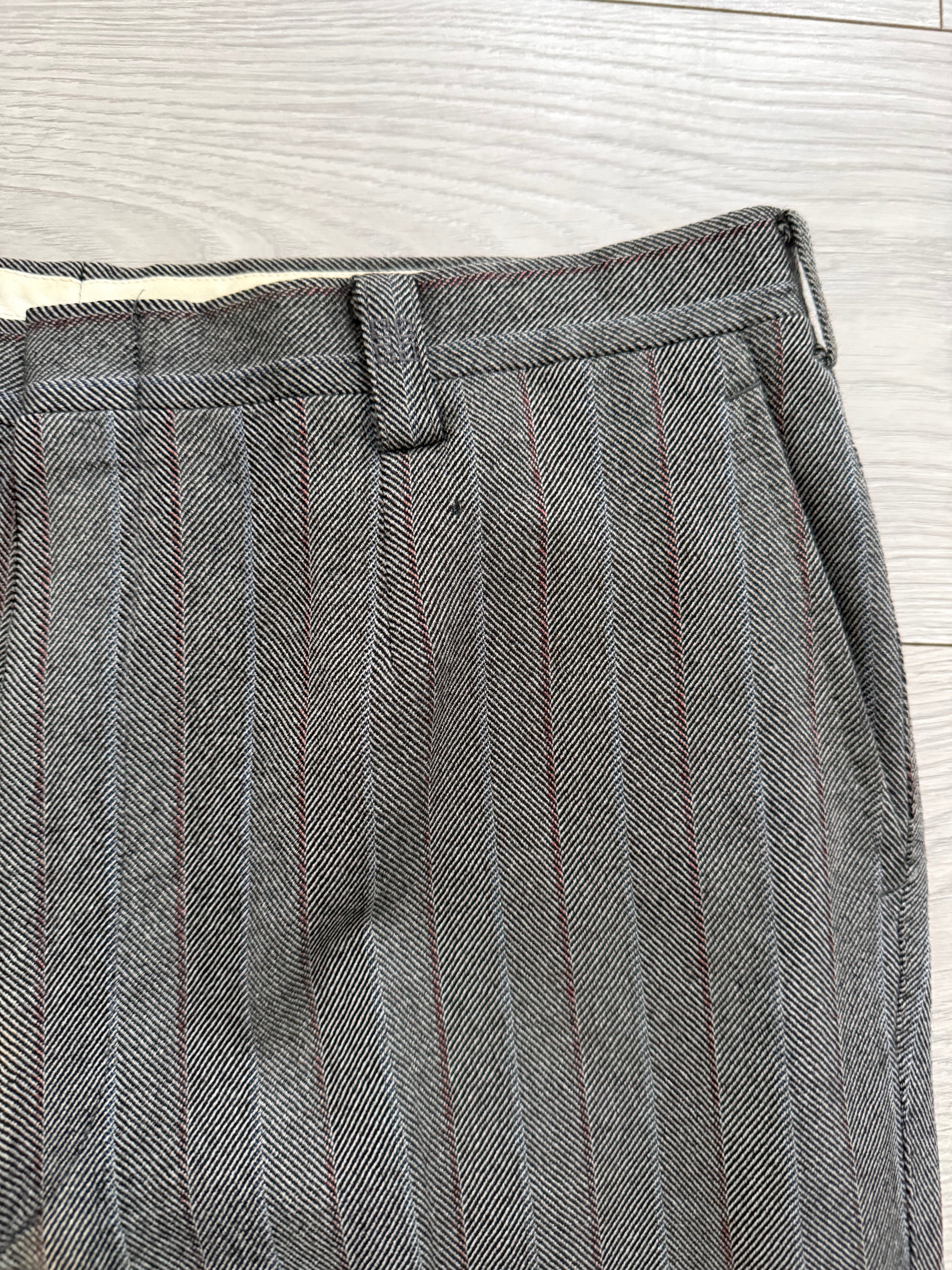 Givenchy 1980s 2B Textured Wool Striped Grey Suit - Size S Jacket / 32" Waist
