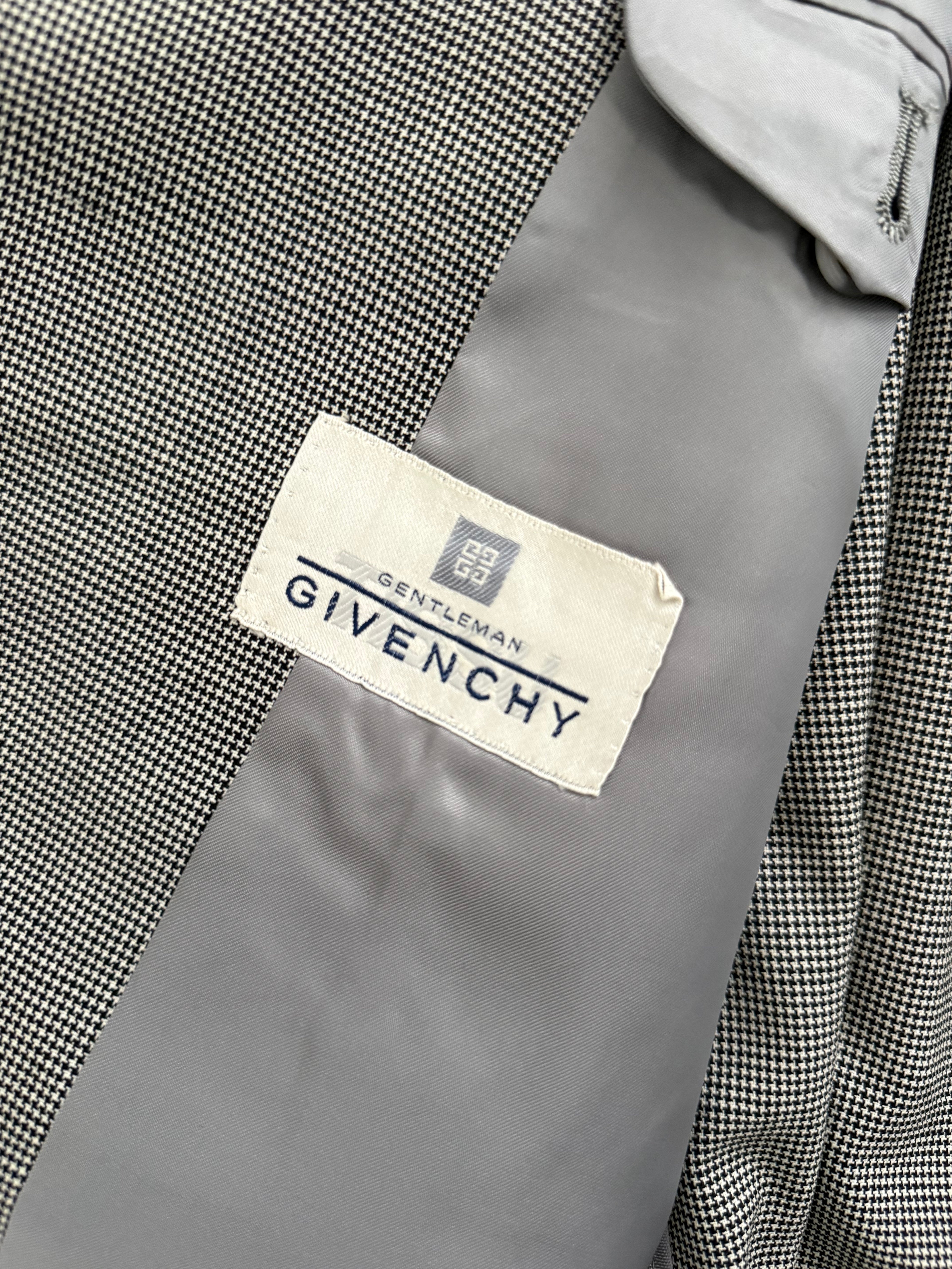 Givenchy 1980s 3B Pleated Wool Textured Grey Suit - Size XL Jacket / 35" Waist