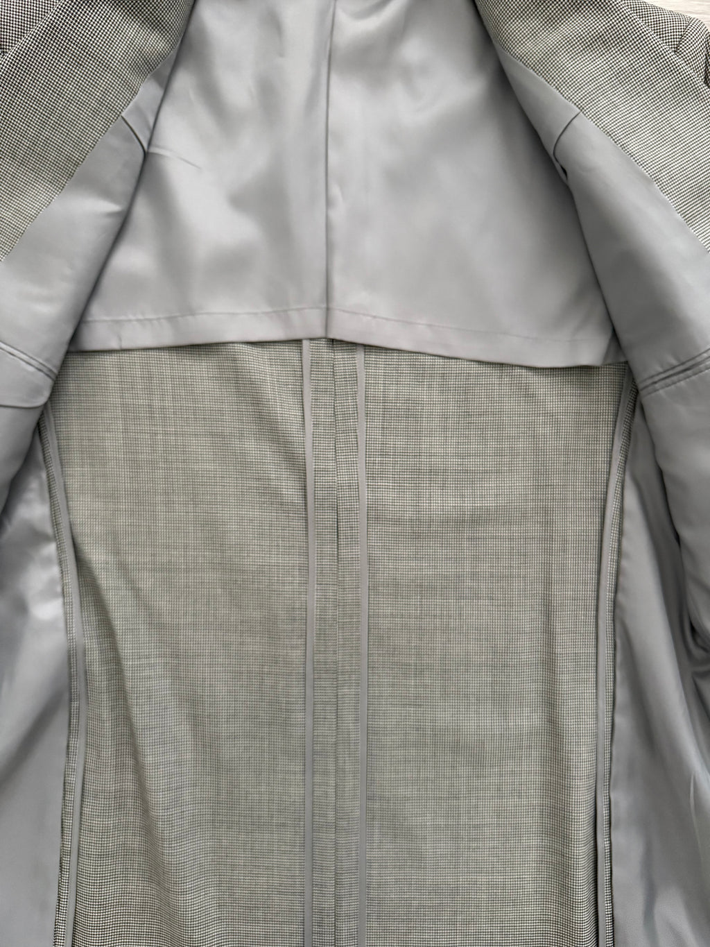 Givenchy 1980s 3B Pleated Wool Textured Grey Suit - Size XL Jacket / 35" Waist
