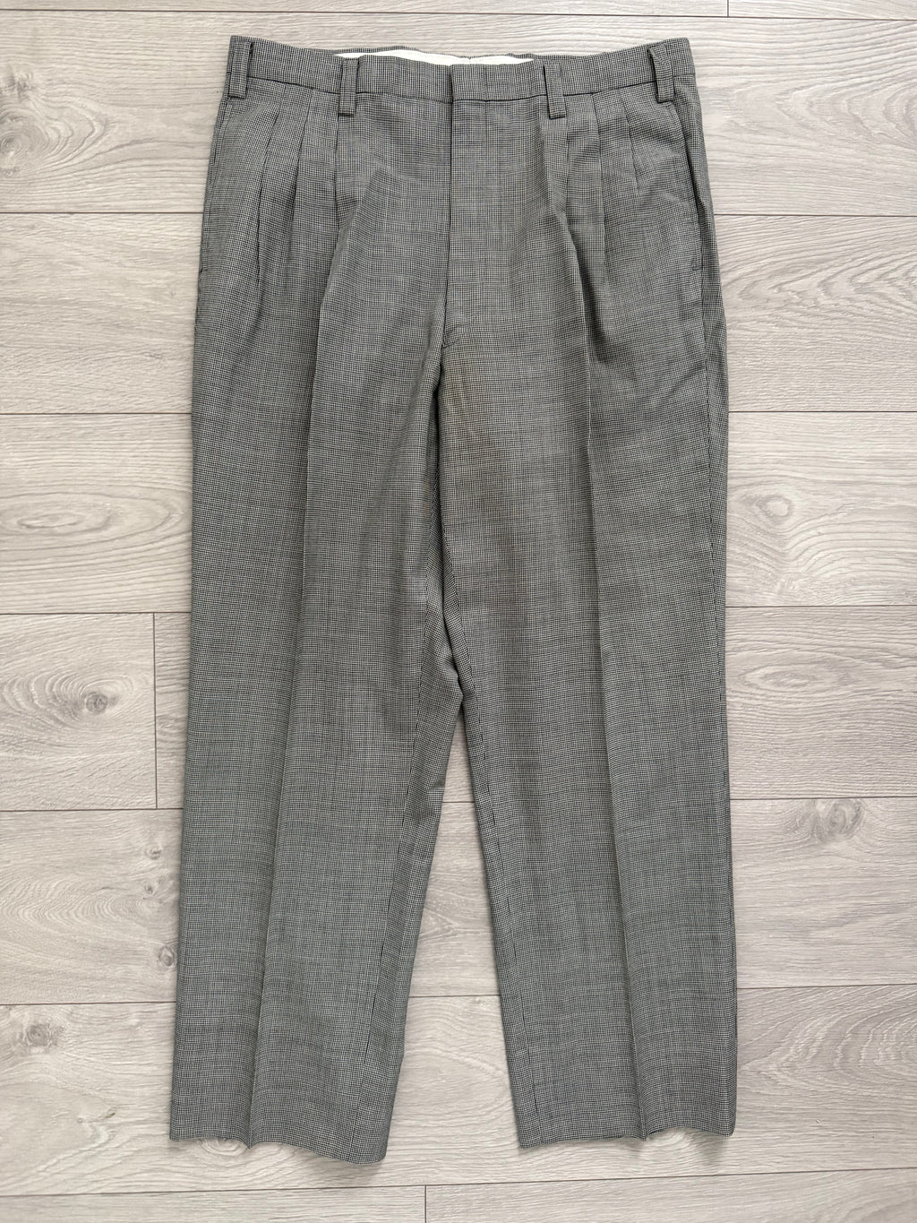 Givenchy 1980s 3B Pleated Wool Textured Grey Suit - Size XL Jacket / 35" Waist