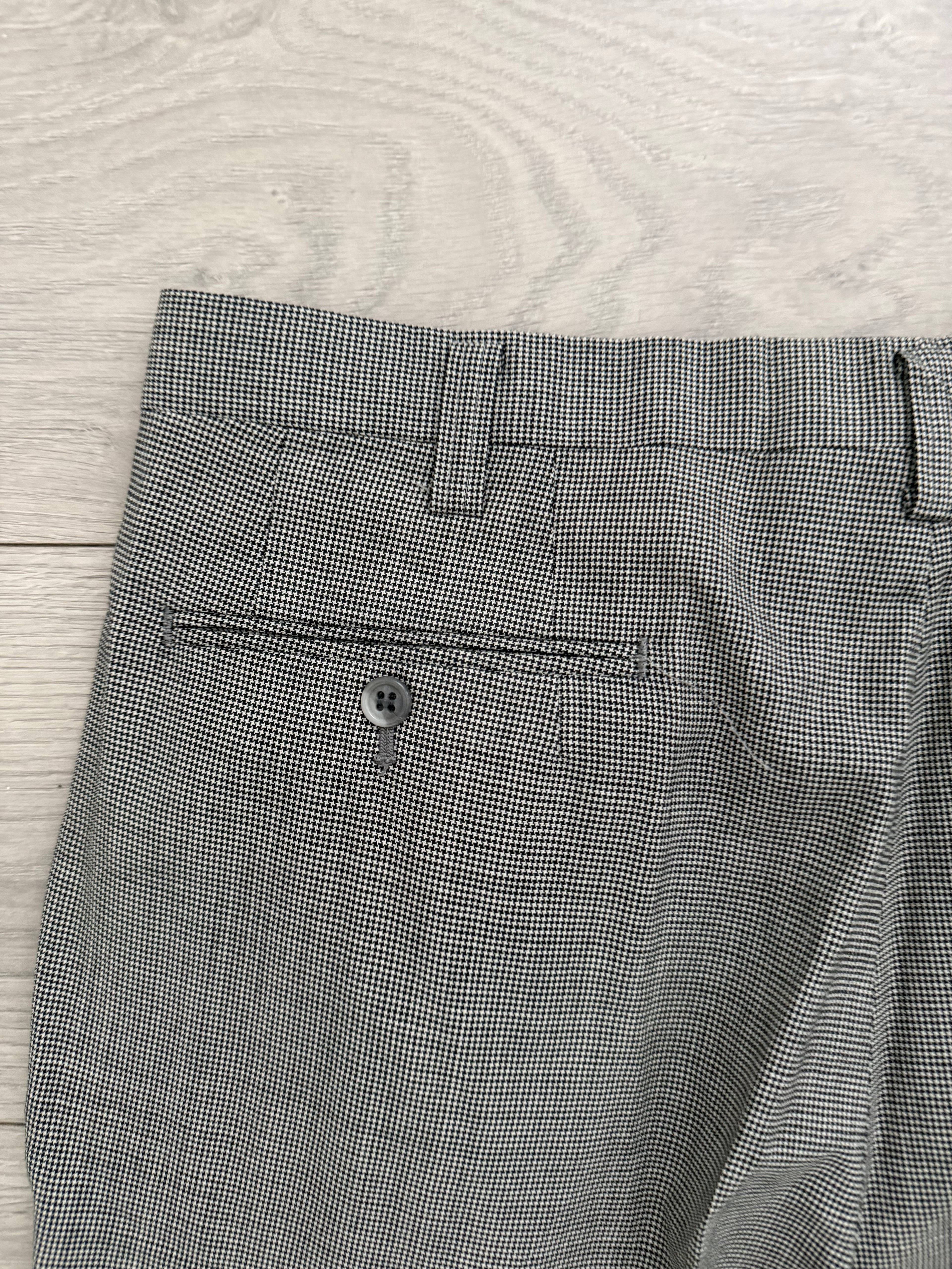 Givenchy 1980s 3B Pleated Wool Textured Grey Suit - Size XL Jacket / 35" Waist