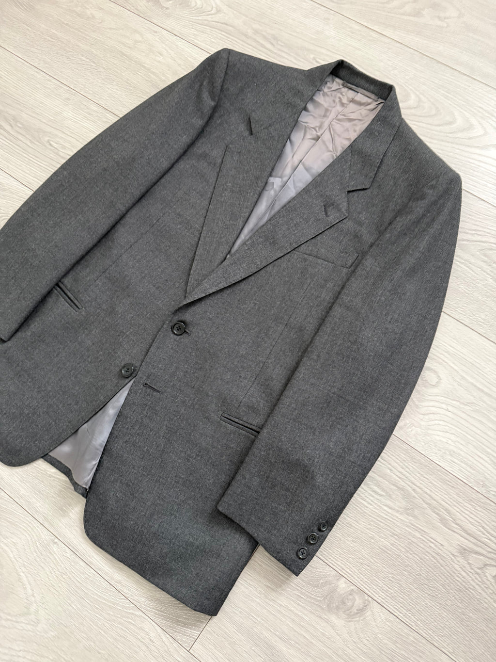Givenchy 1980s 2B Pleated Wool Cerruti Fabric Grey Suit - Size S Jacket / 32" Waist