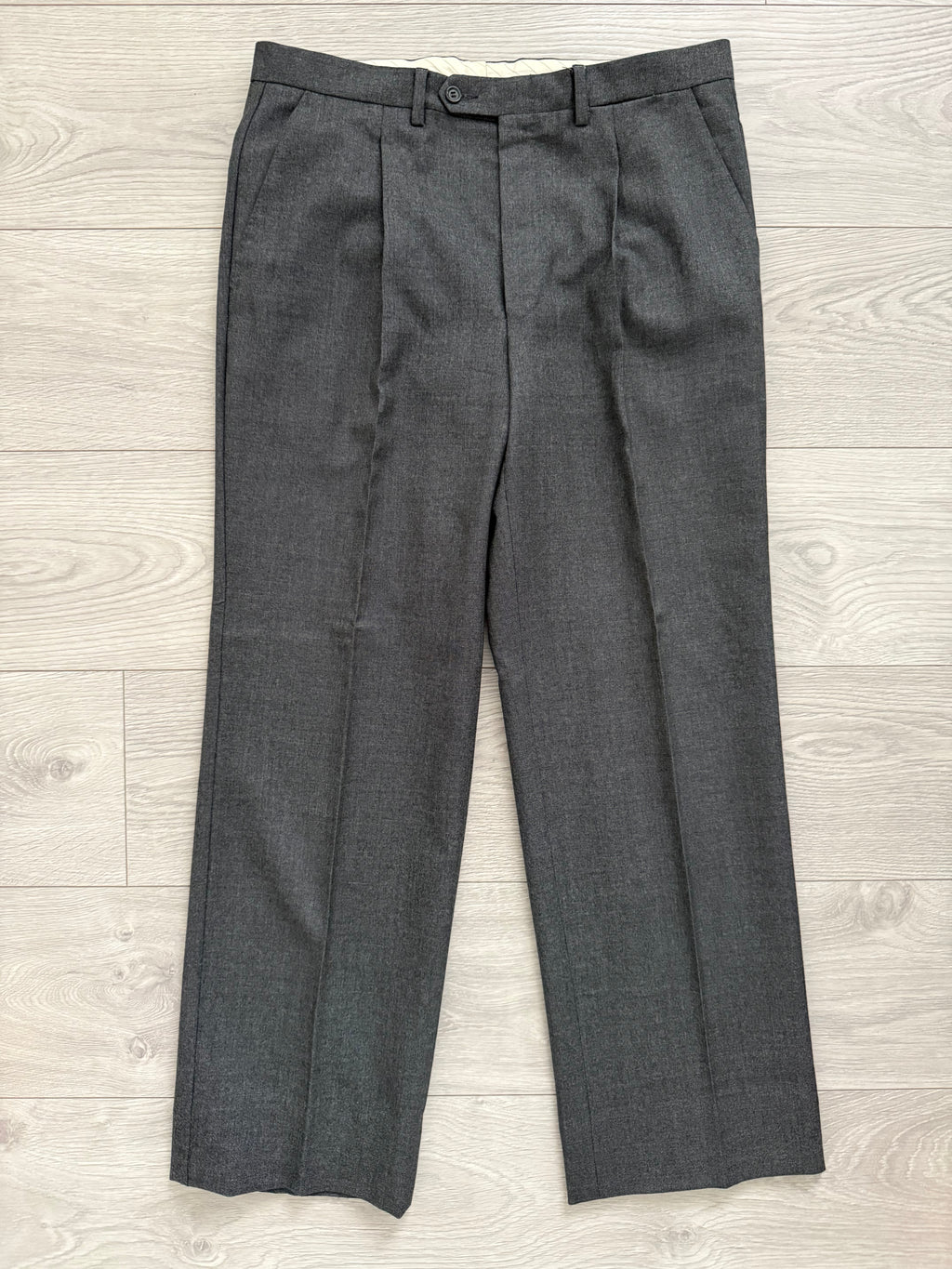 Givenchy 1980s 2B Pleated Wool Cerruti Fabric Grey Suit - Size S Jacket / 32" Waist