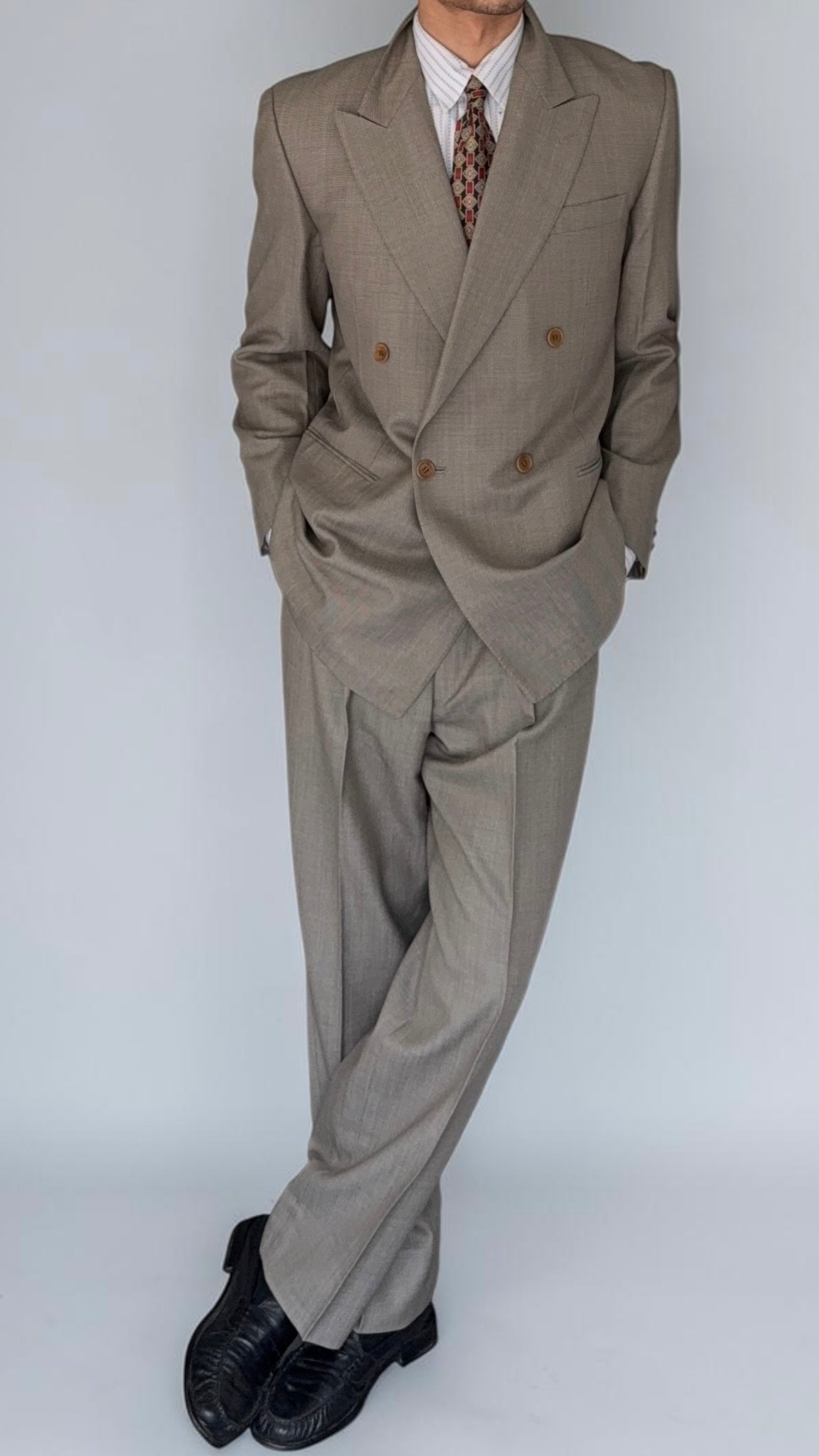 Givenchy 1980s Peaked Lapel Double Breasted Pleated Wool Suit Taupe Beige - Size M Jacket / 32" Waist