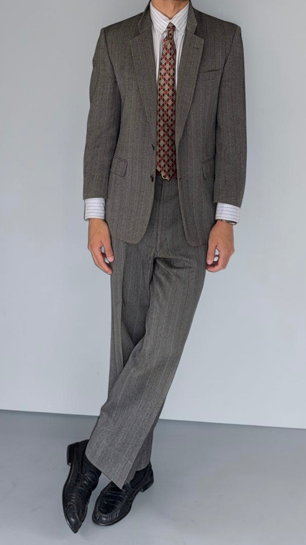 Givenchy 1980s 2B Textured Wool Striped Grey Suit - Size S Jacket / 32" Waist