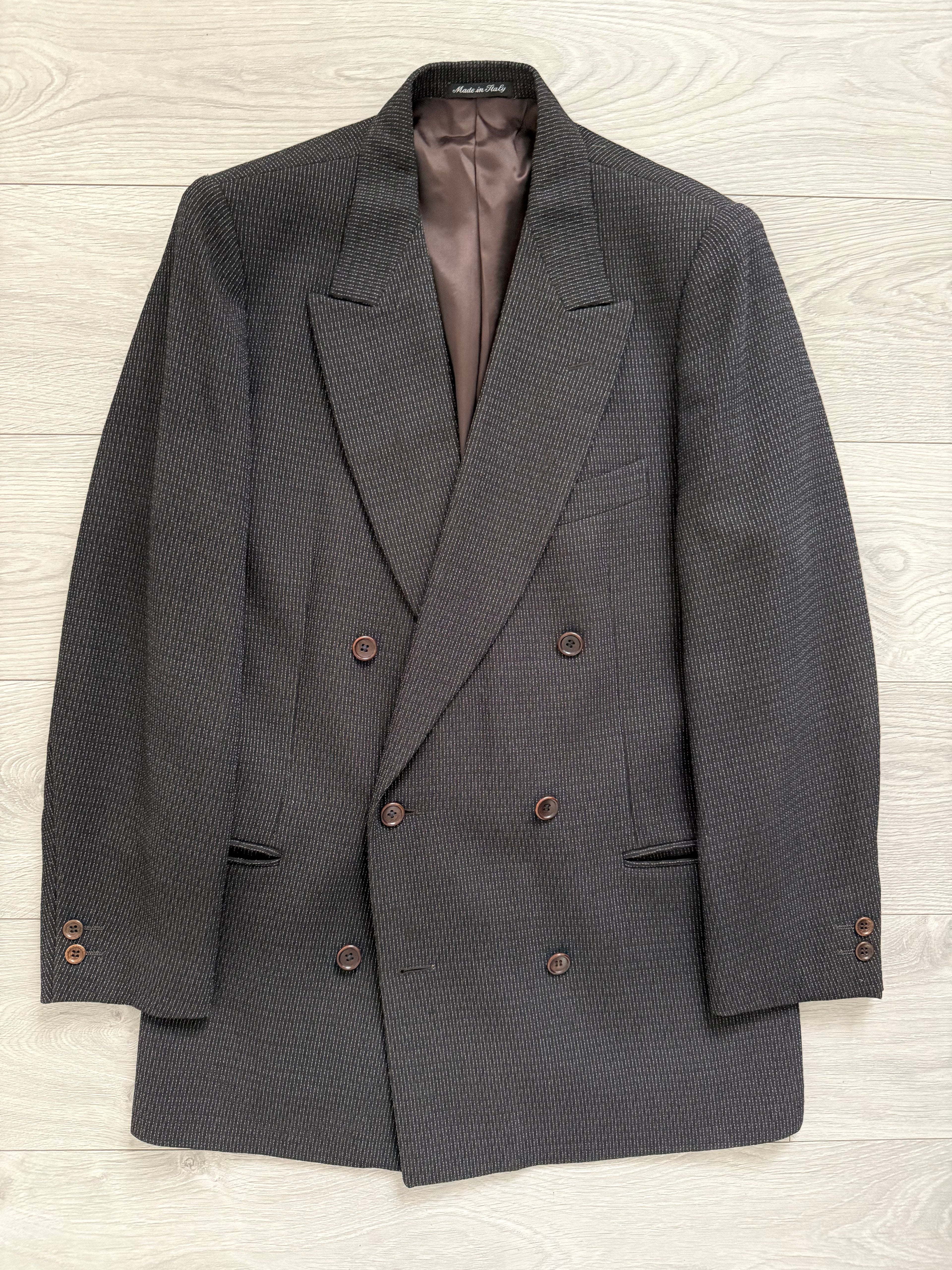 Verri Uomo Armani 1990s Peaked Lapel Double Breasted 6B Wool Textured Brown Suit - Size S Jacket / 32" Waist