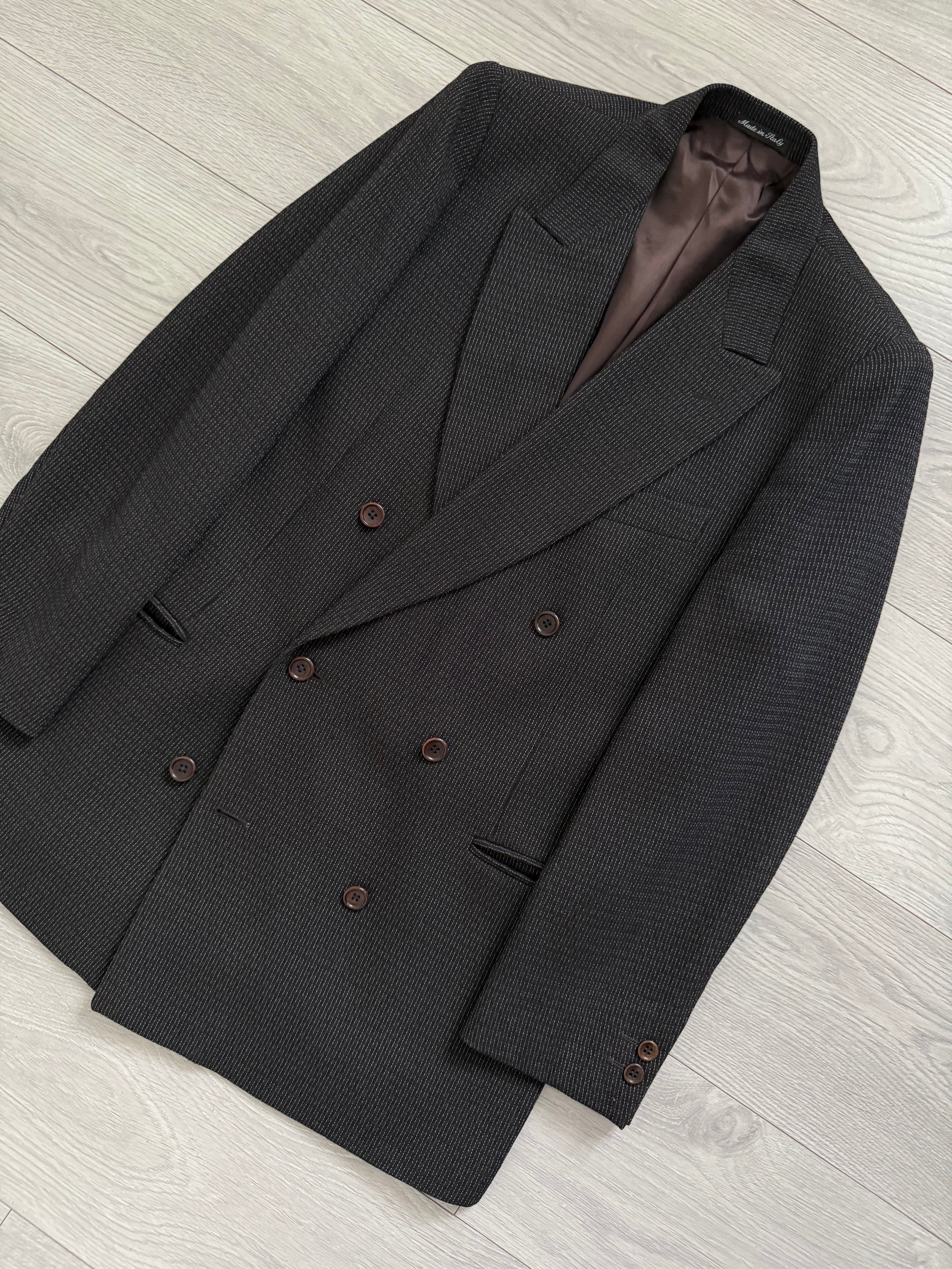 Verri Uomo Armani 1990s Peaked Lapel Double Breasted 6B Wool Textured Brown Suit - Size S Jacket / 32" Waist