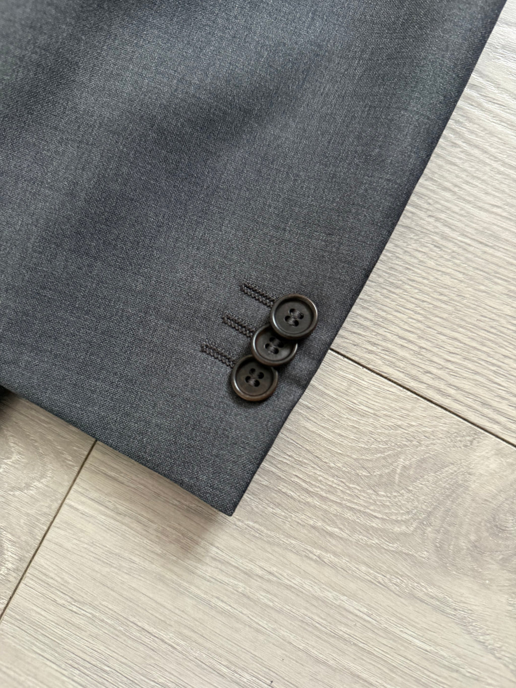 Gianfranco Ferre 1980s Peaked Lapel Double Breasted Pleated Wool Suit - Size S Jacket / 31" Waist