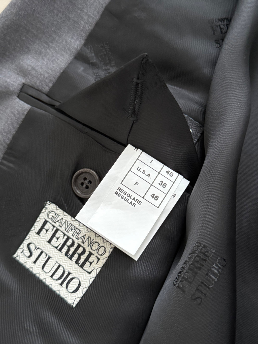 Gianfranco Ferre 1980s Peaked Lapel Double Breasted Pleated Wool Suit - Size S Jacket / 31" Waist