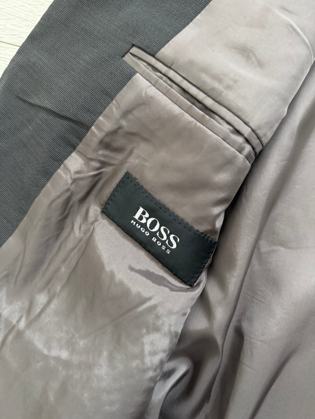 Hugo Boss 1990s 4B Pleated Wool Suit Grey - Size L Jacket / 33" Waist