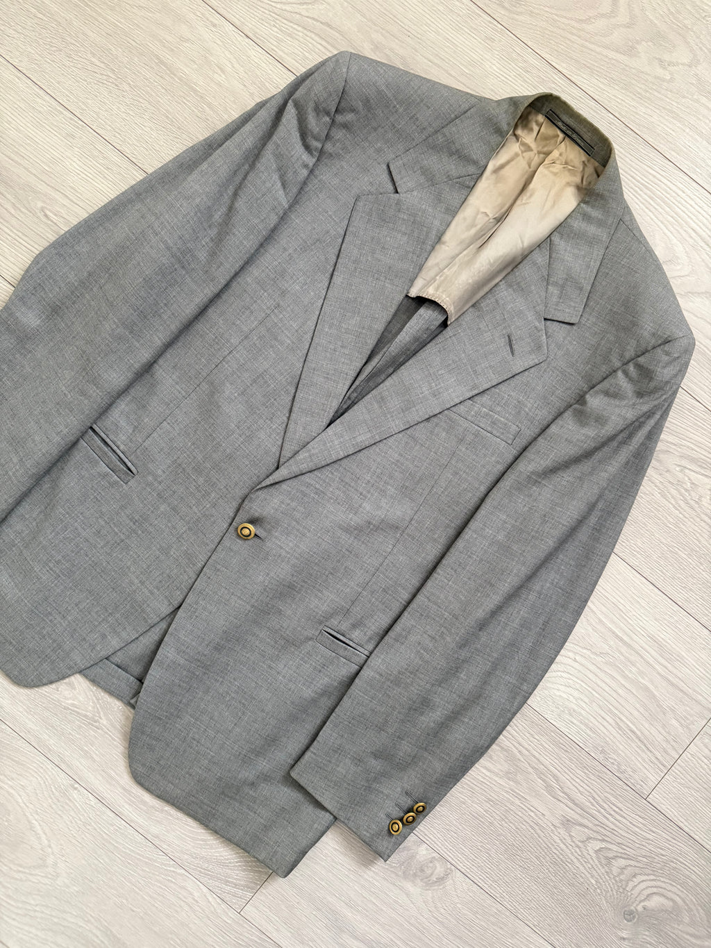 Versace 1980s 1B Pleated Wool Metal Button Grey Suit - Size XL Jacket / 36" Waist