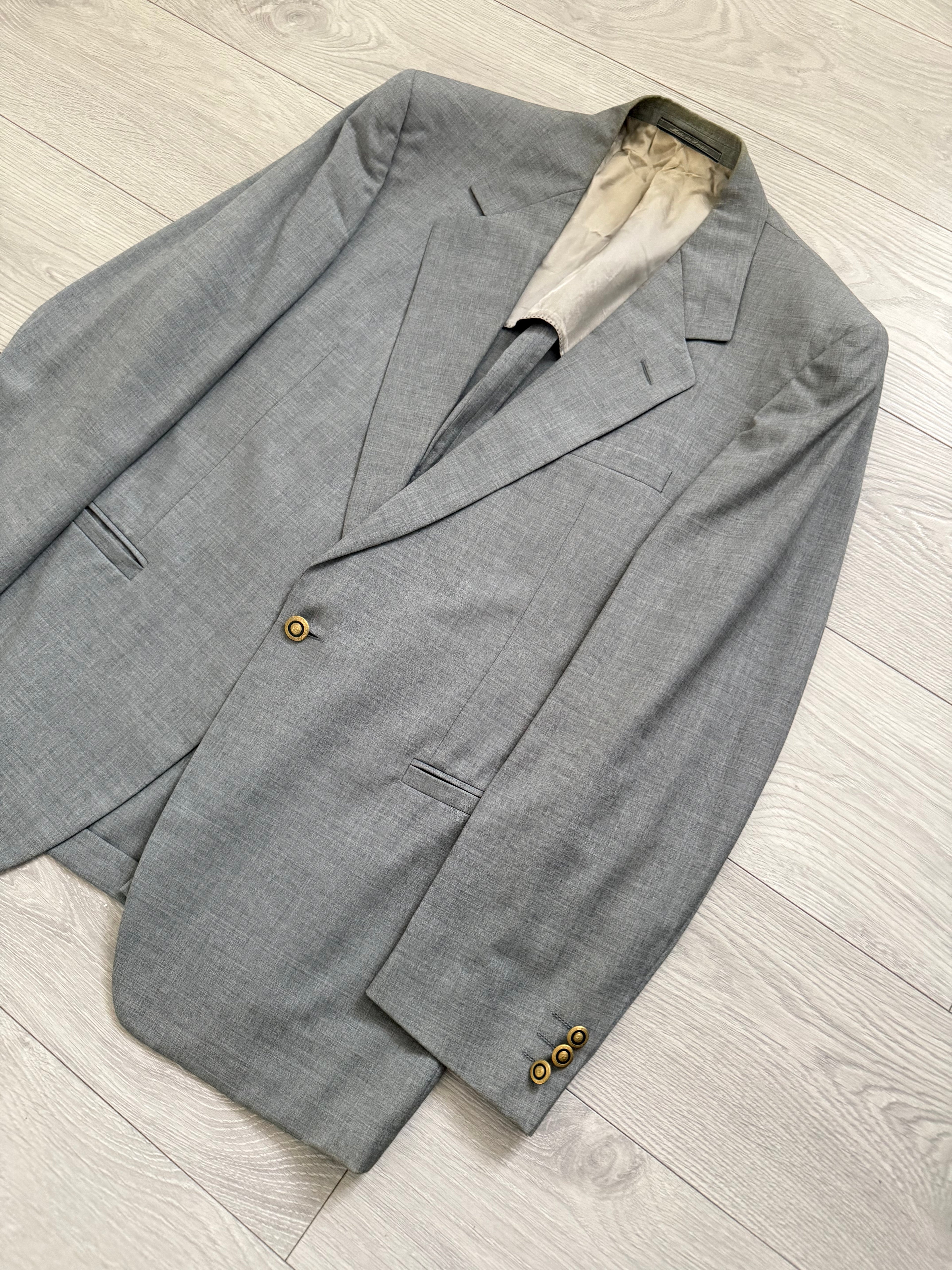 Versace 1980s 1B Pleated Wool Metal Button Grey Suit - Size XL Jacket / 36" Waist