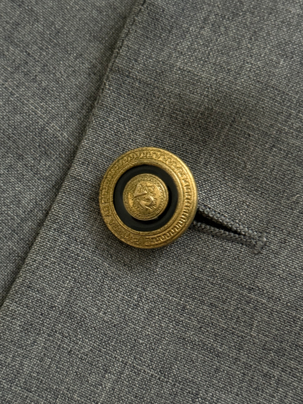 Versace 1980s 1B Pleated Wool Metal Button Grey Suit - Size XL Jacket / 36" Waist