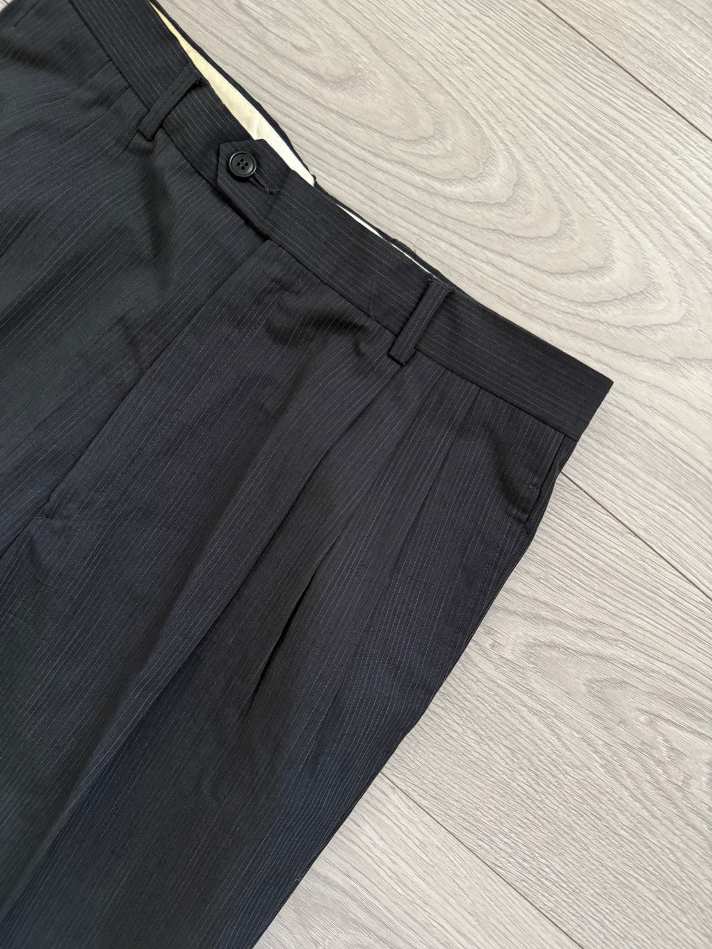 Basile 1980s 1B Asymmetrical Pleated Wool Grey Suit - Size S Jacket / 30" Waist