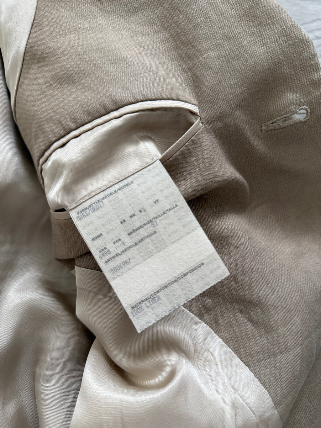 Hugo Boss 1990s 3B Linen Suit - Size XL Jacket / 35" Waist
