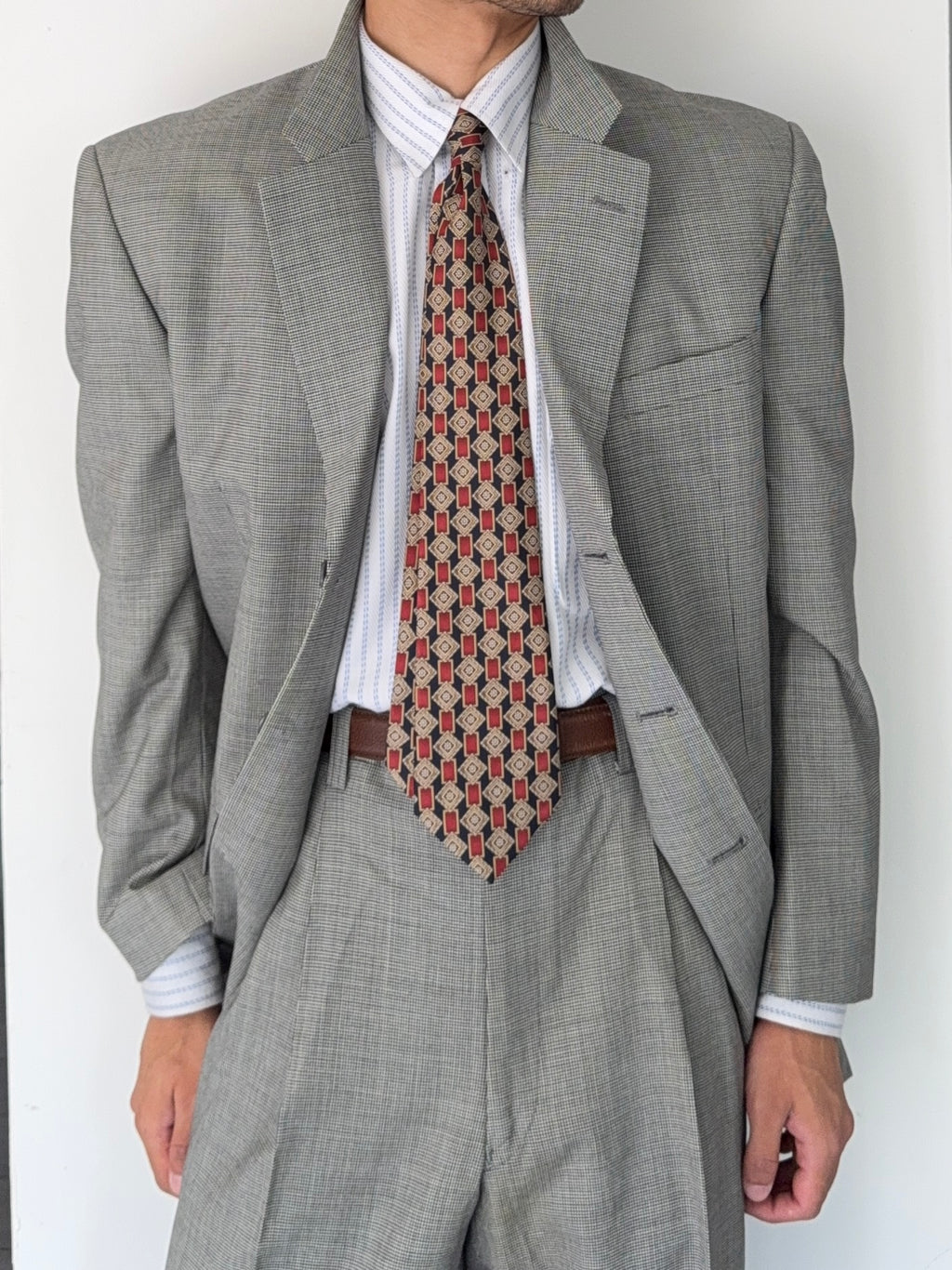 Givenchy 1980s 3B Pleated Wool Textured Grey Suit - Size XL Jacket / 35" Waist
