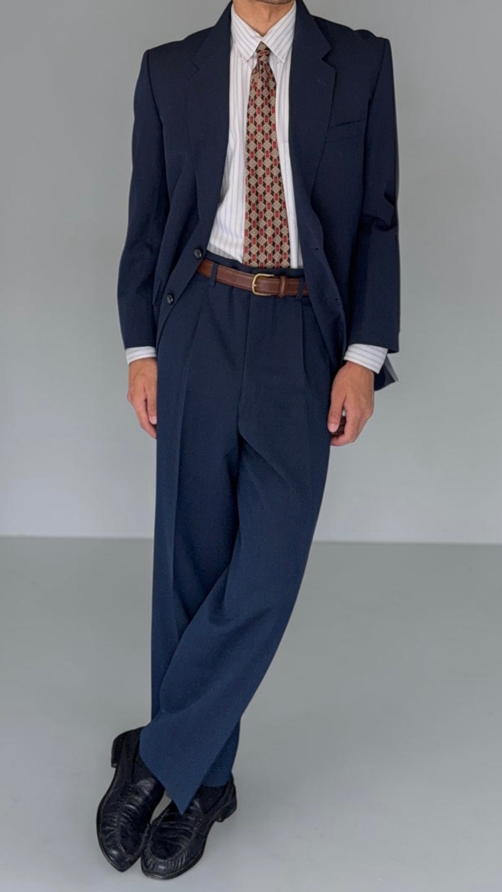 Givenchy 1980s 2B Pleated Wool Textured Blue Lightweight Suit - Size L Jacket / 34" Waist